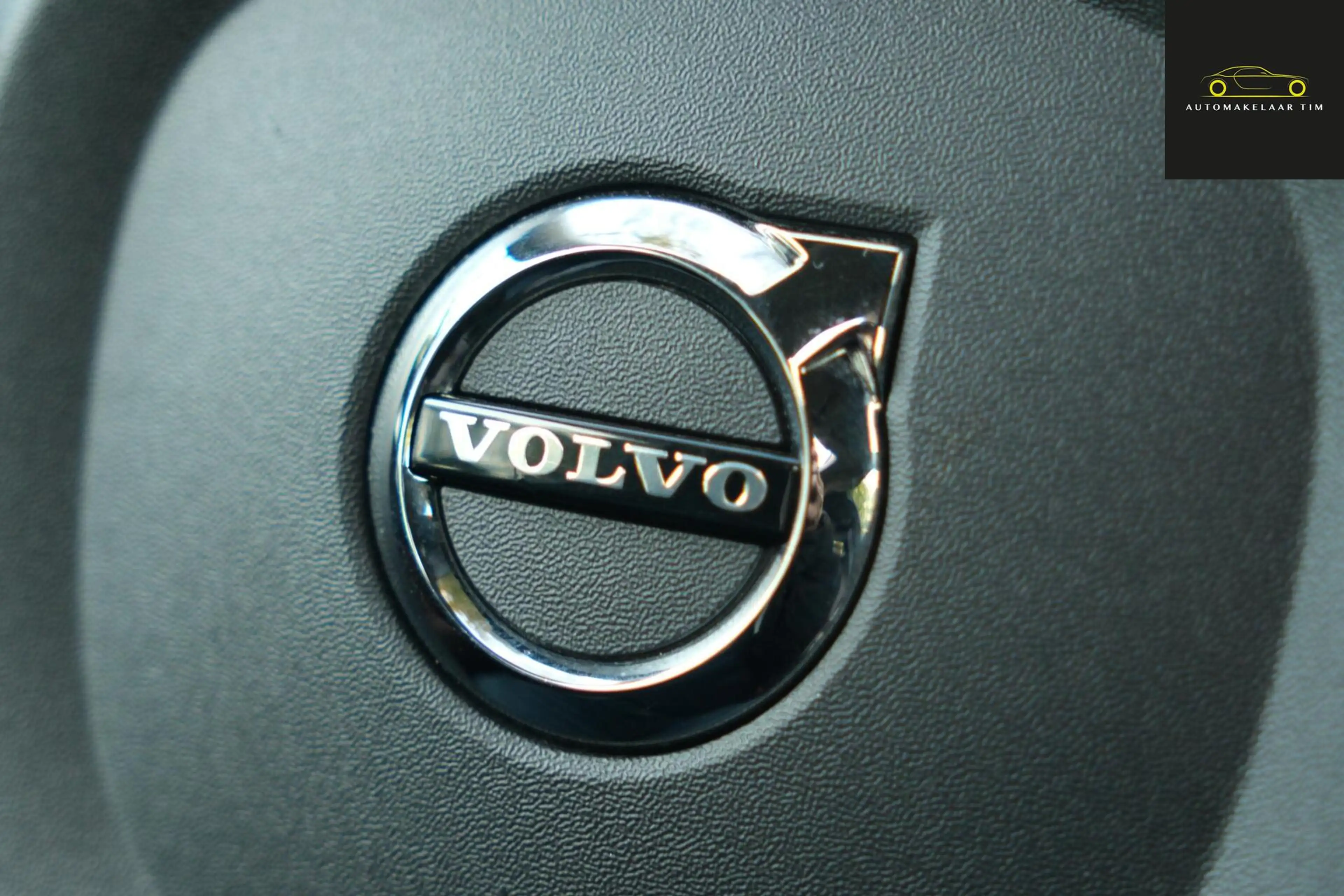 Volvo XC60 2.0 T8 Twin Engine AWD Momentum Pro — photo 43