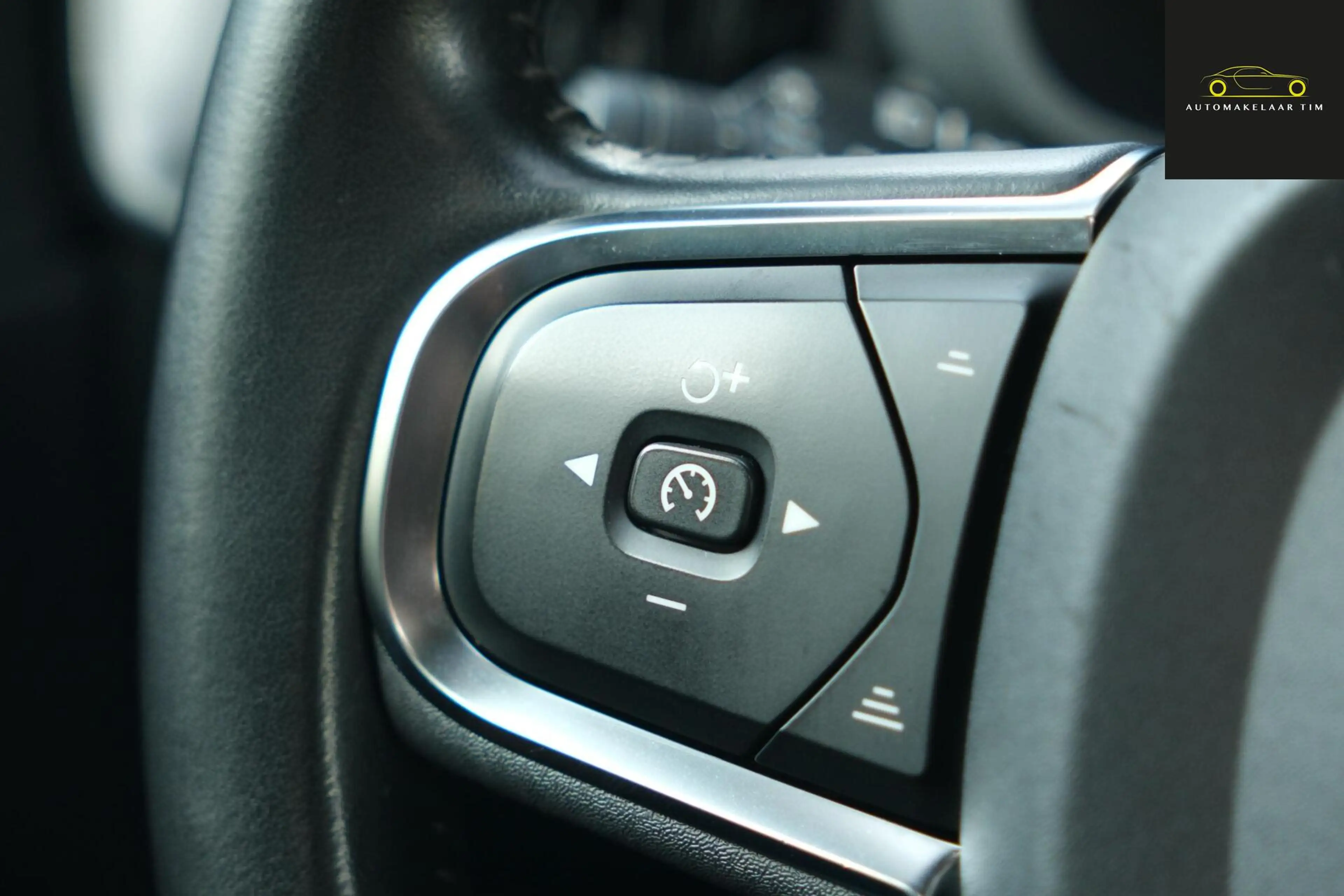 Volvo XC60 2.0 T8 Twin Engine AWD Momentum Pro — photo 45