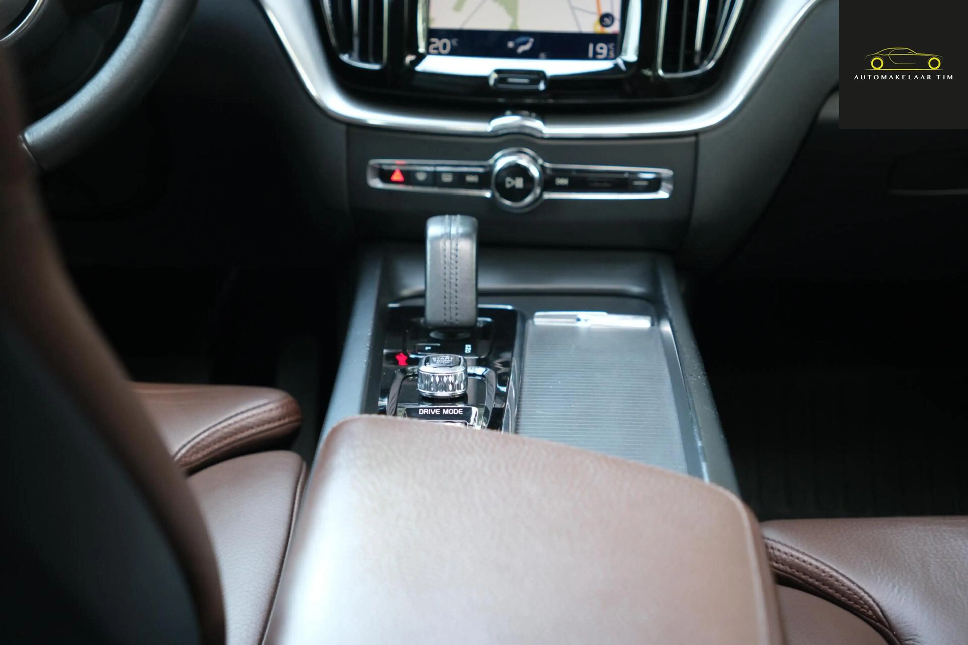 Volvo XC60 2.0 T8 Twin Engine AWD Momentum Pro — photo 24