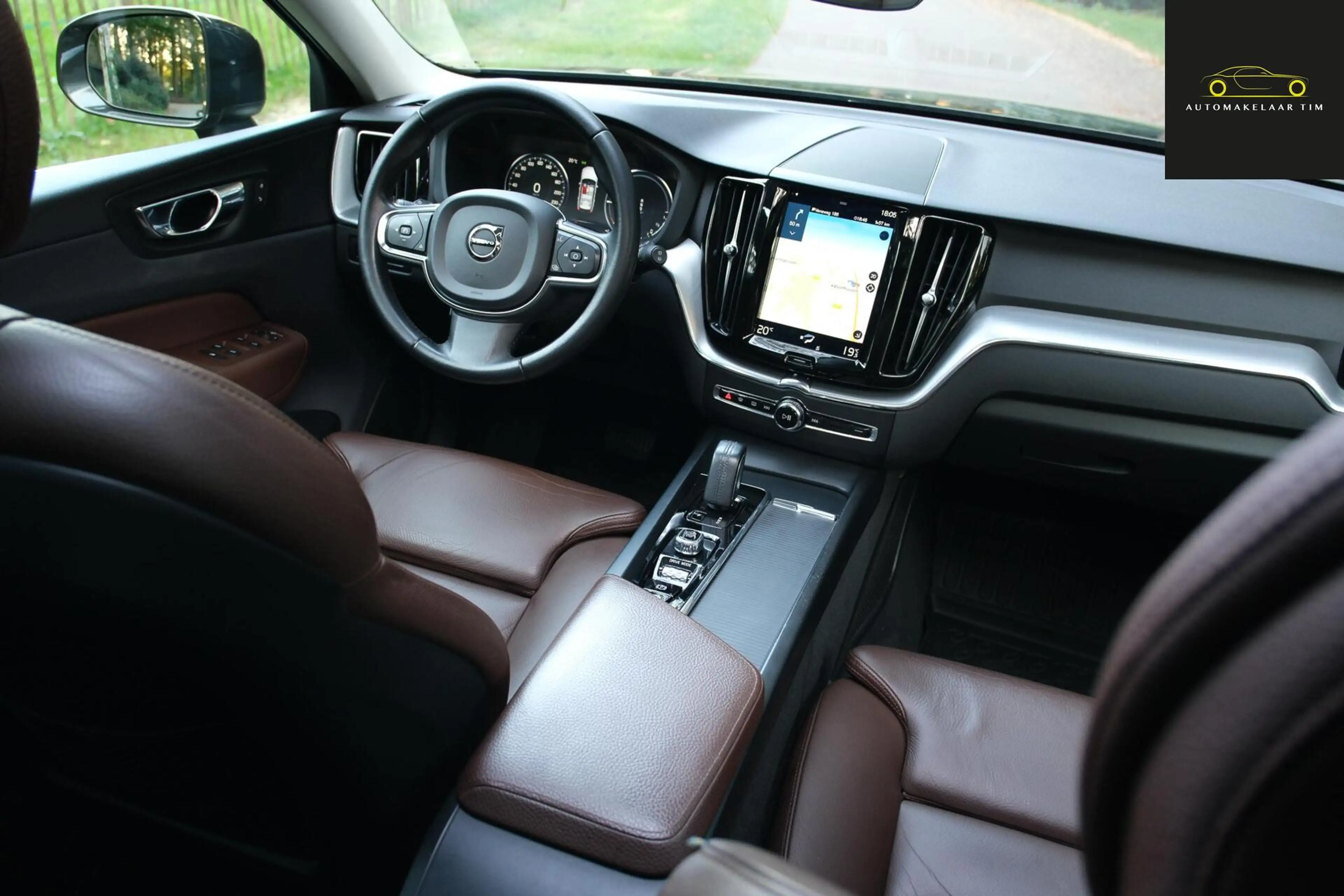 Volvo XC60 2.0 T8 Twin Engine AWD Momentum Pro — photo 9