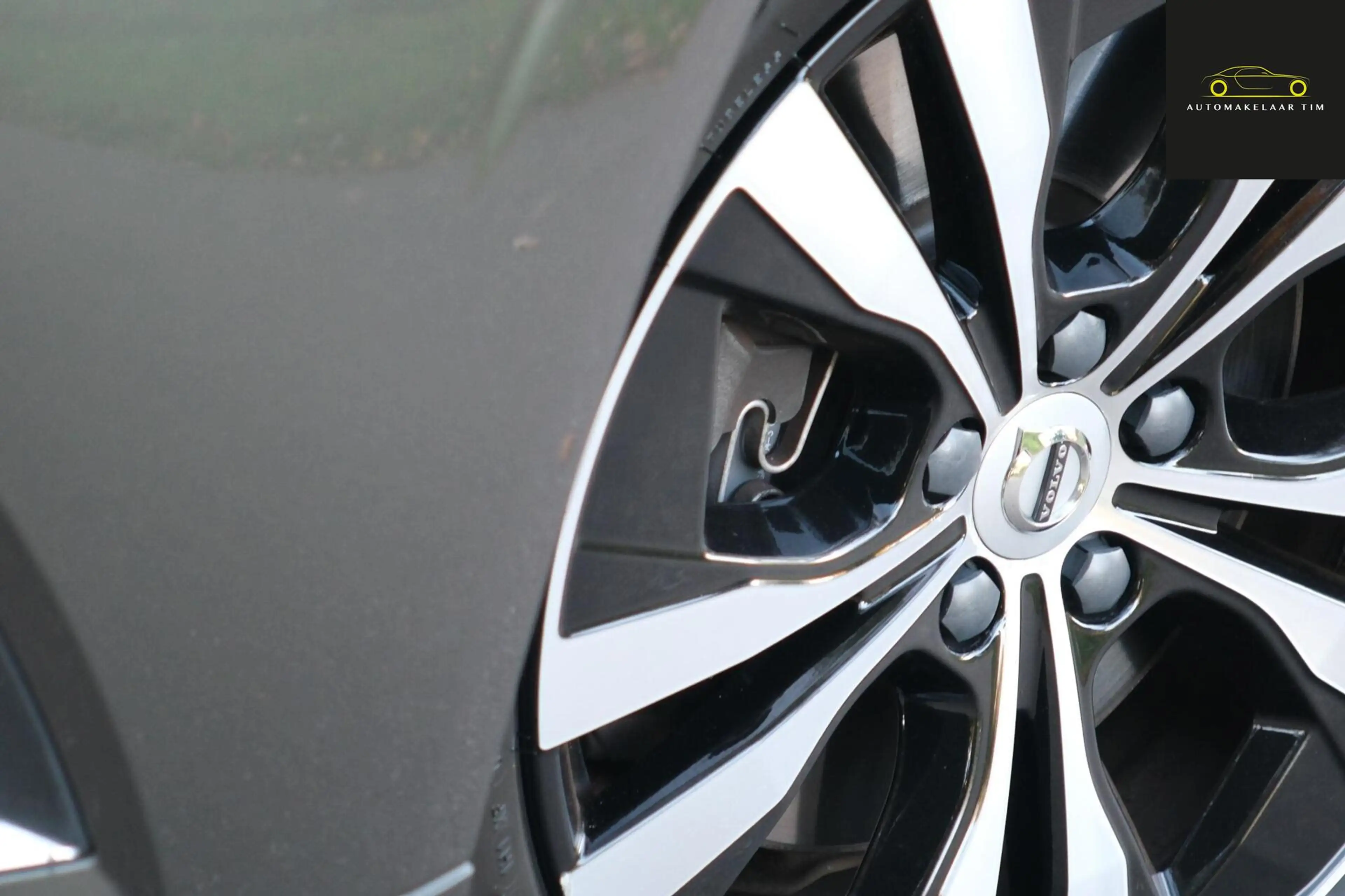Volvo XC60 2.0 T8 Twin Engine AWD Momentum Pro — photo 16