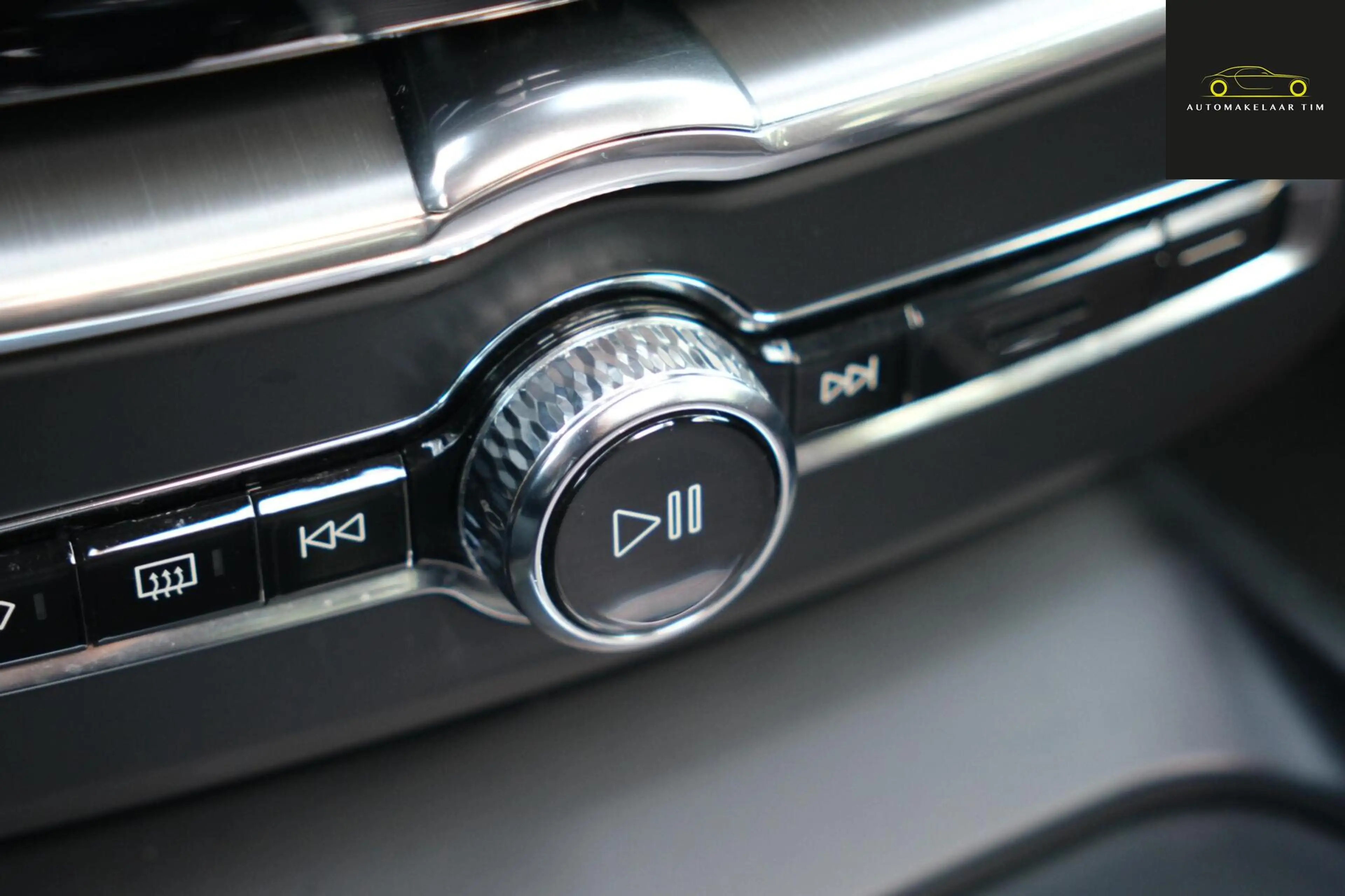 Volvo XC60 2.0 T8 Twin Engine AWD Momentum Pro — photo 35