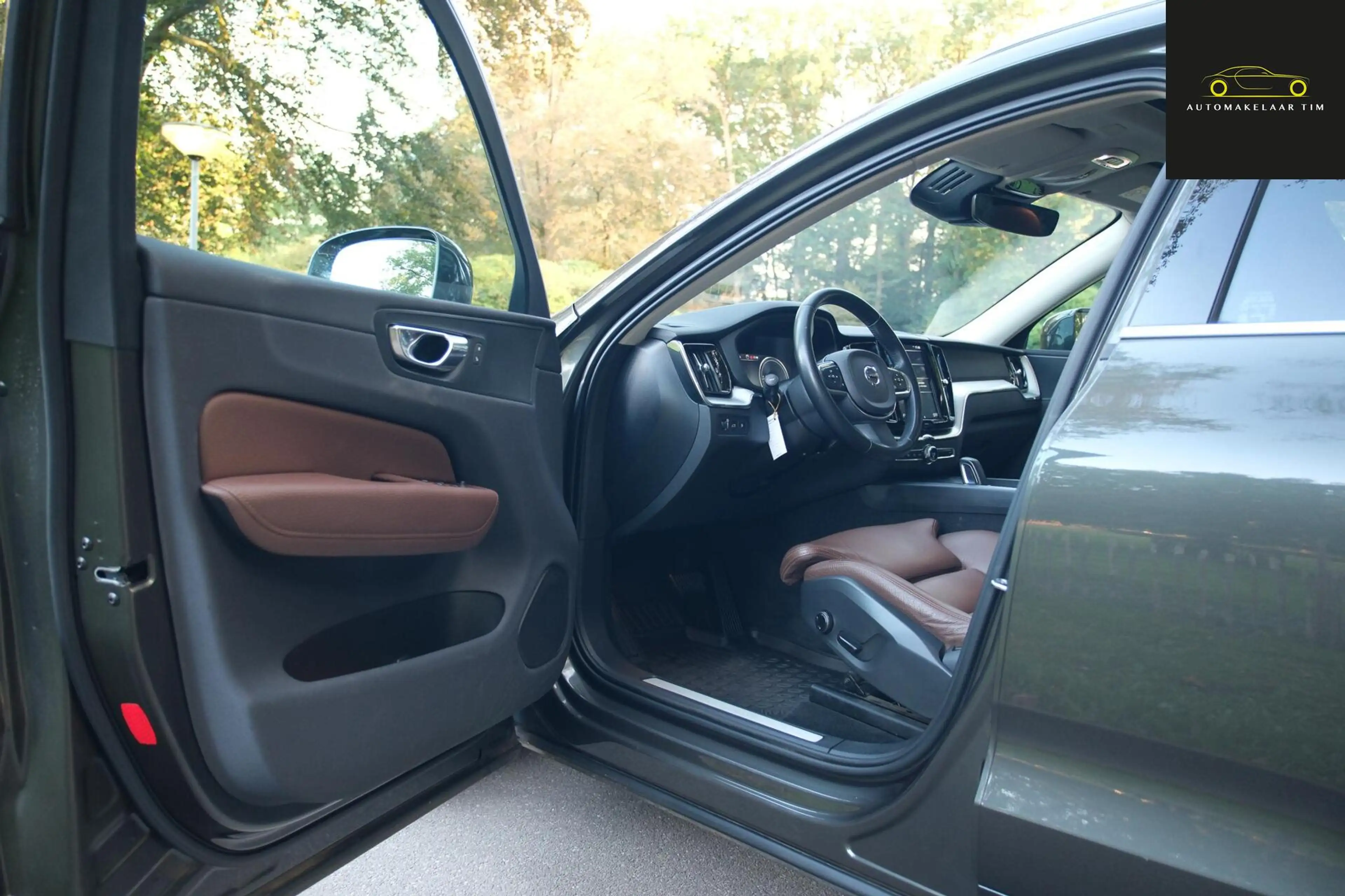 Volvo XC60 2.0 T8 Twin Engine AWD Momentum Pro — photo 8
