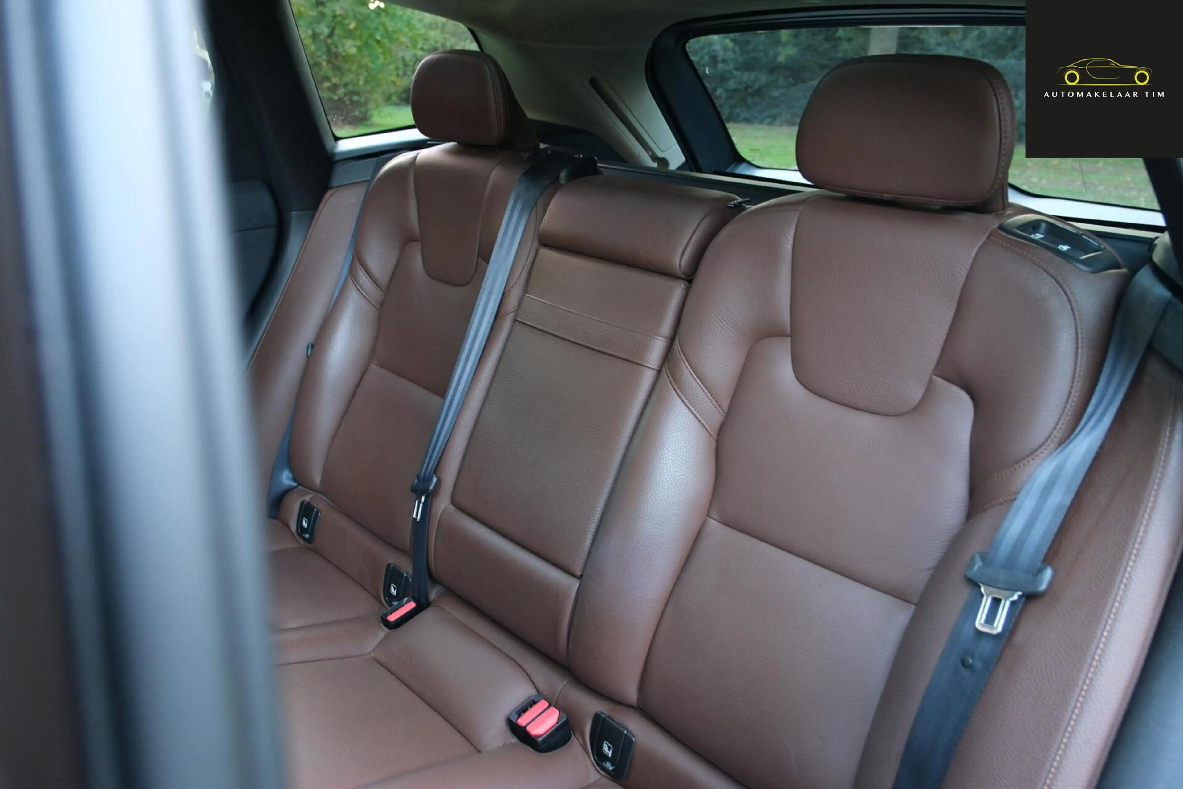 Volvo XC60 2.0 T8 Twin Engine AWD Momentum Pro — photo 32