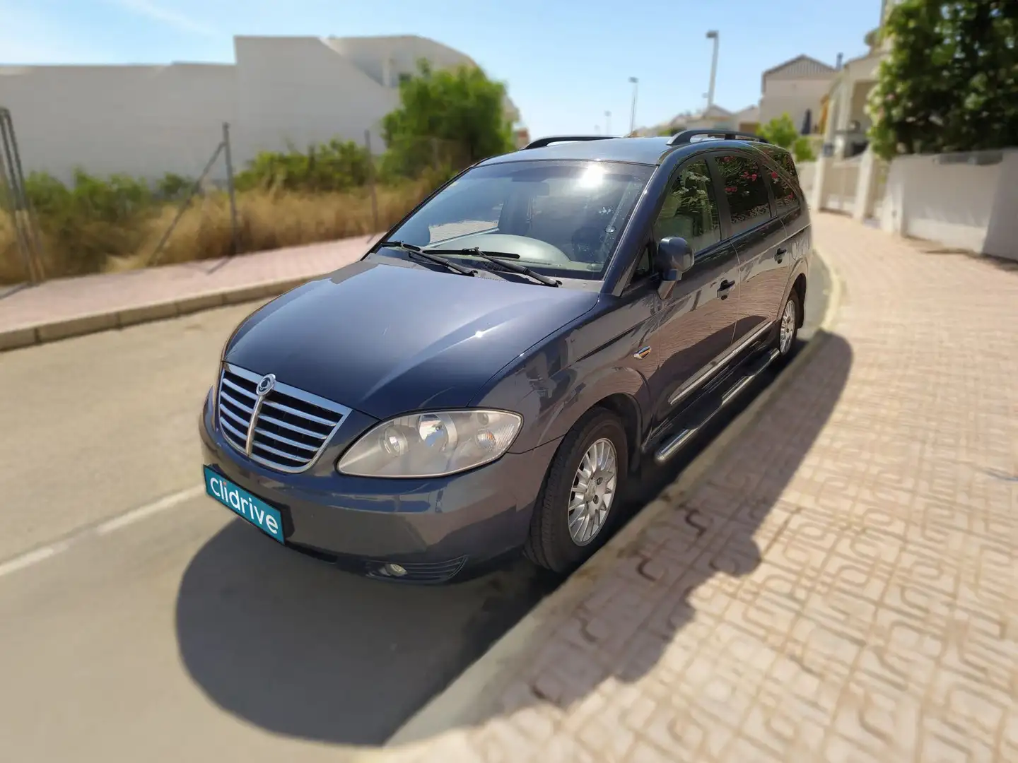 SsangYong Rodius 270 Xdi Limited Gris - 2