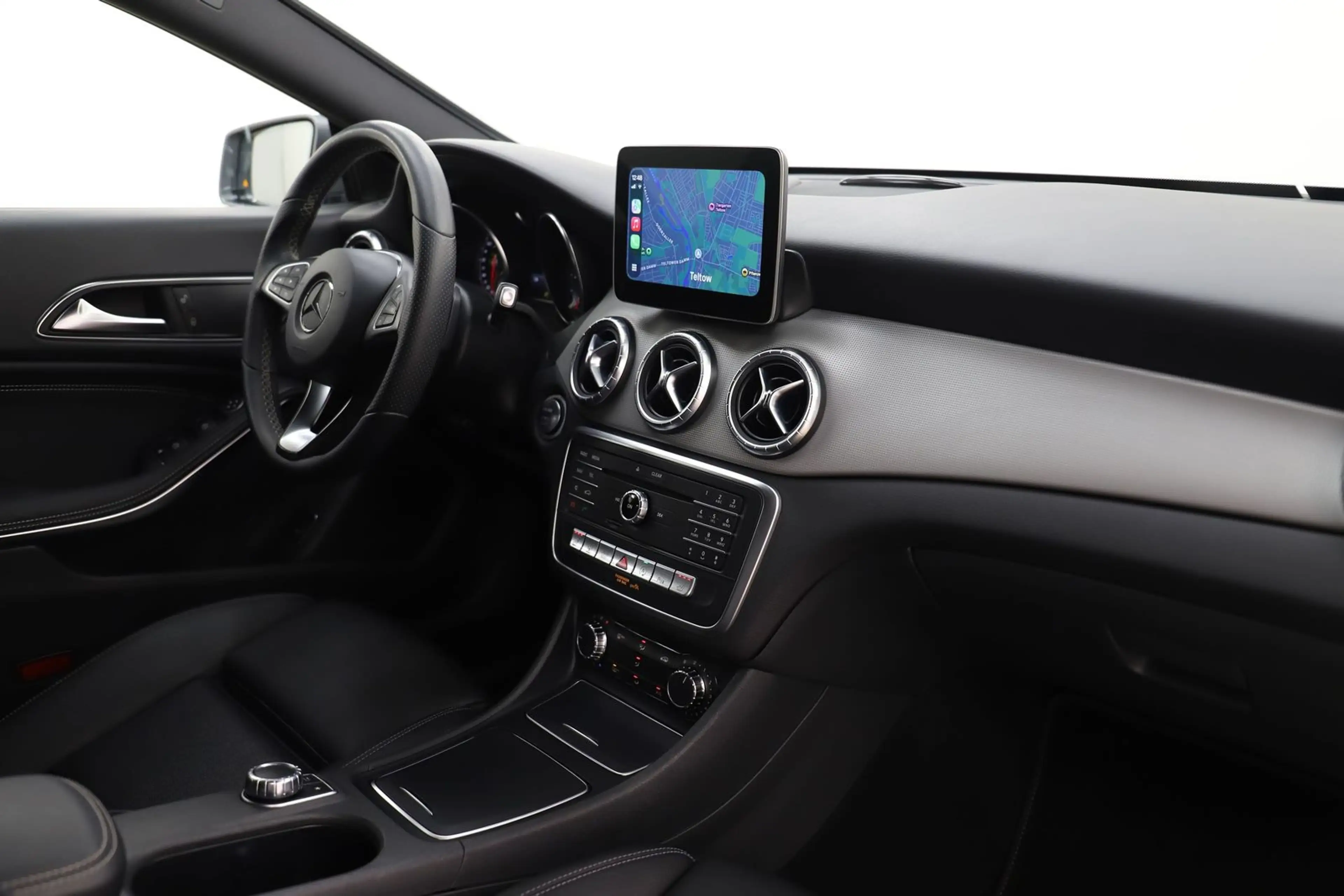 Mercedes-Benz CLA 220 d 177PS 4Matic Pano ACC 1. Hand — photo 15