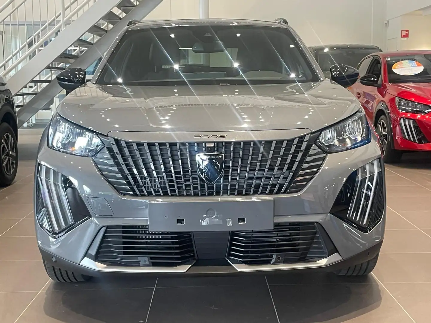 Peugeot 2008 1.2 PureTech 100 Allure Grijs - 2