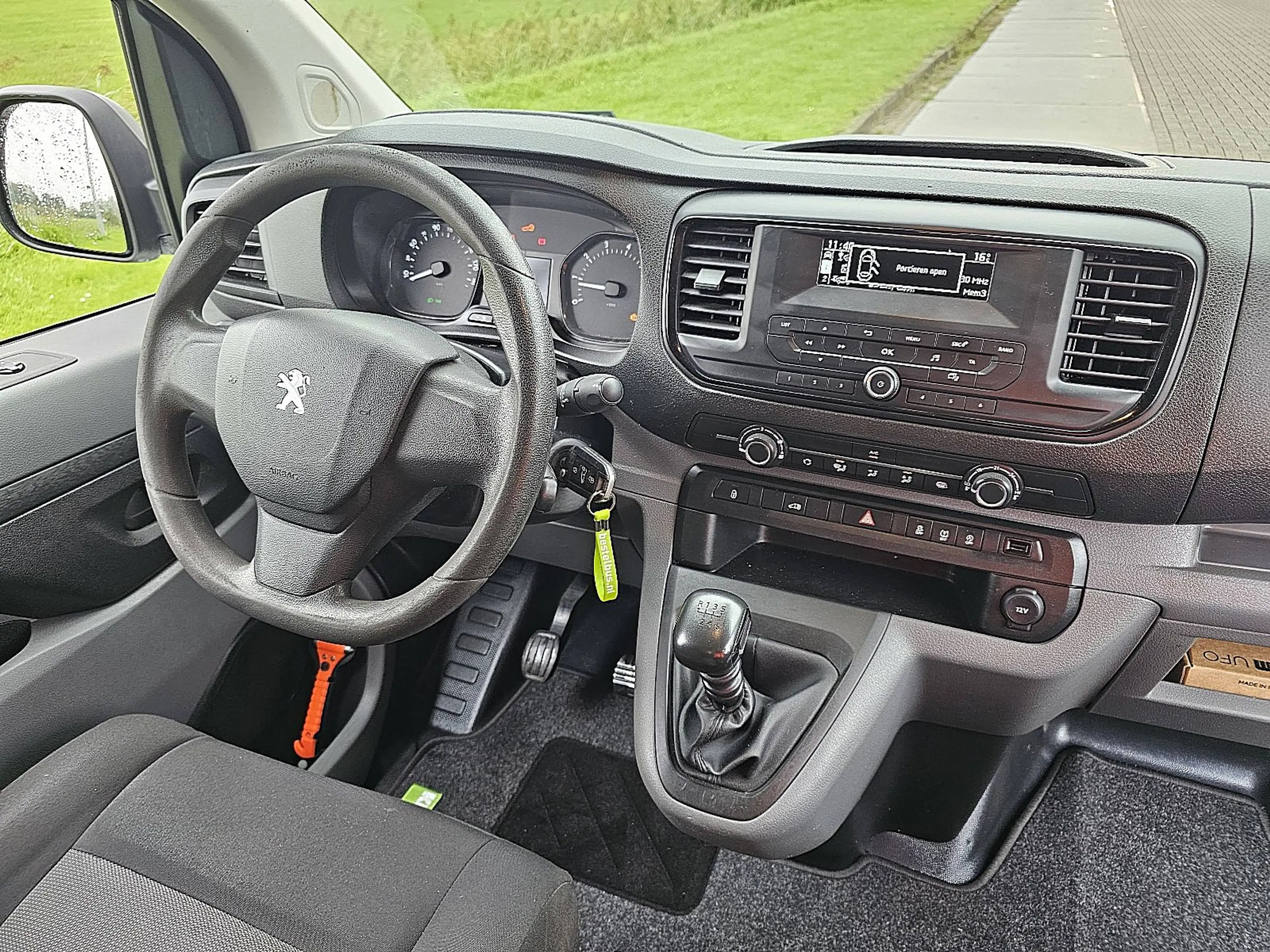 Peugeot Expert — photo 8