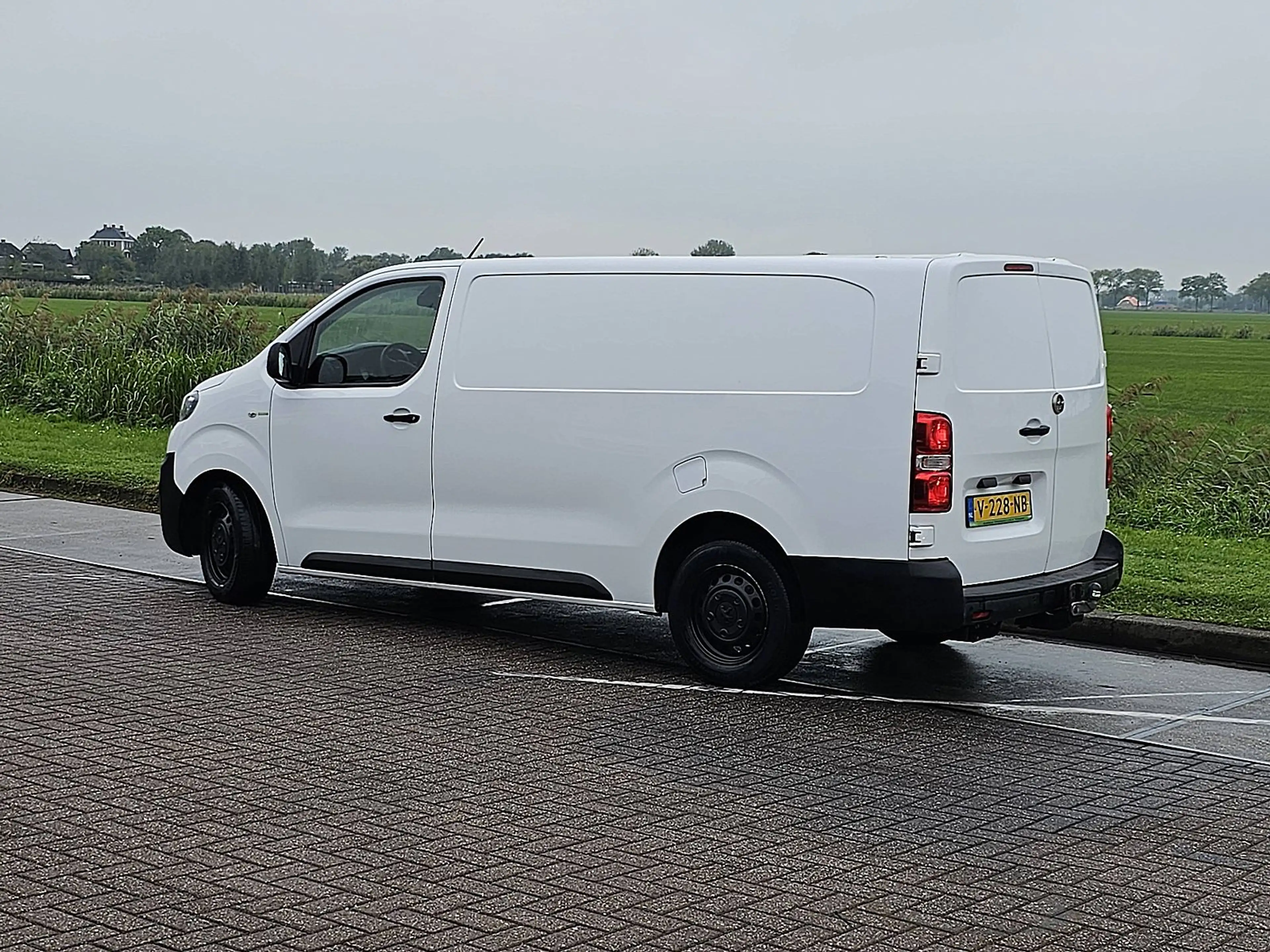 Peugeot Expert — photo 6