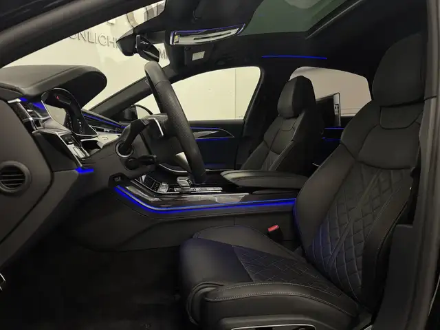 Audi A8 view 13