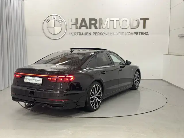 Audi A8 view 4