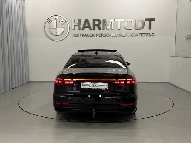 Audi A8 view 3