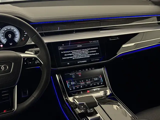 Audi A8 view 11