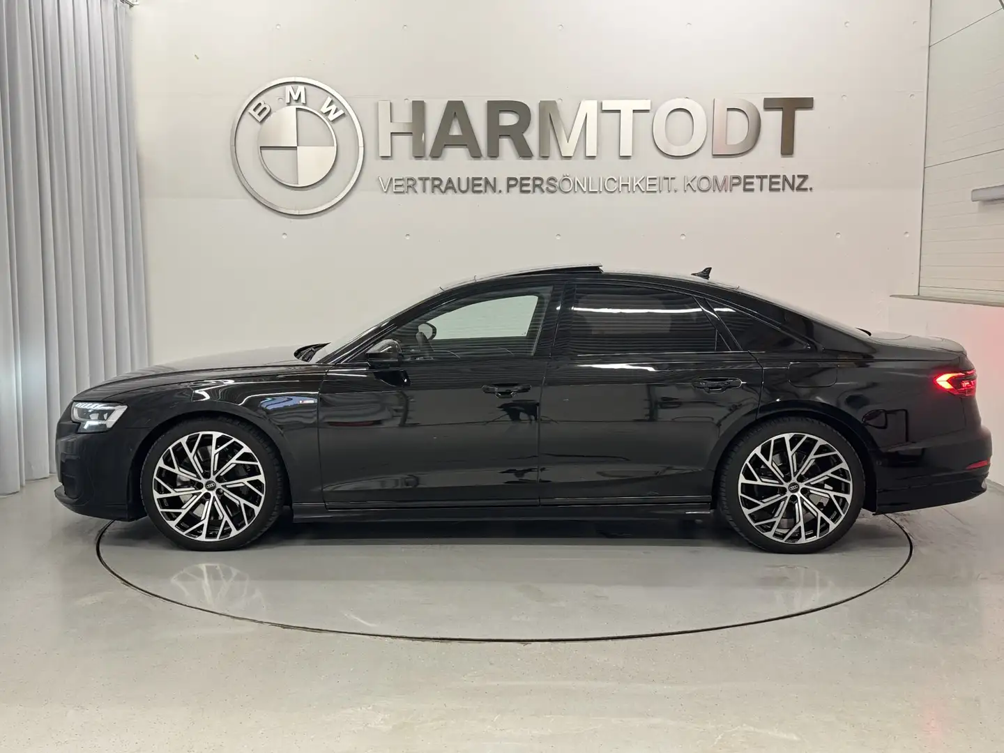 Audi A8 60 TFSI e quattro *Pano / B&O / AHK* Schwarz - 2