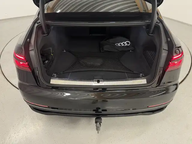 Audi A8 view 17