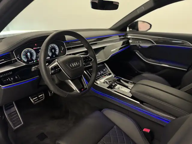 Audi A8 view 7