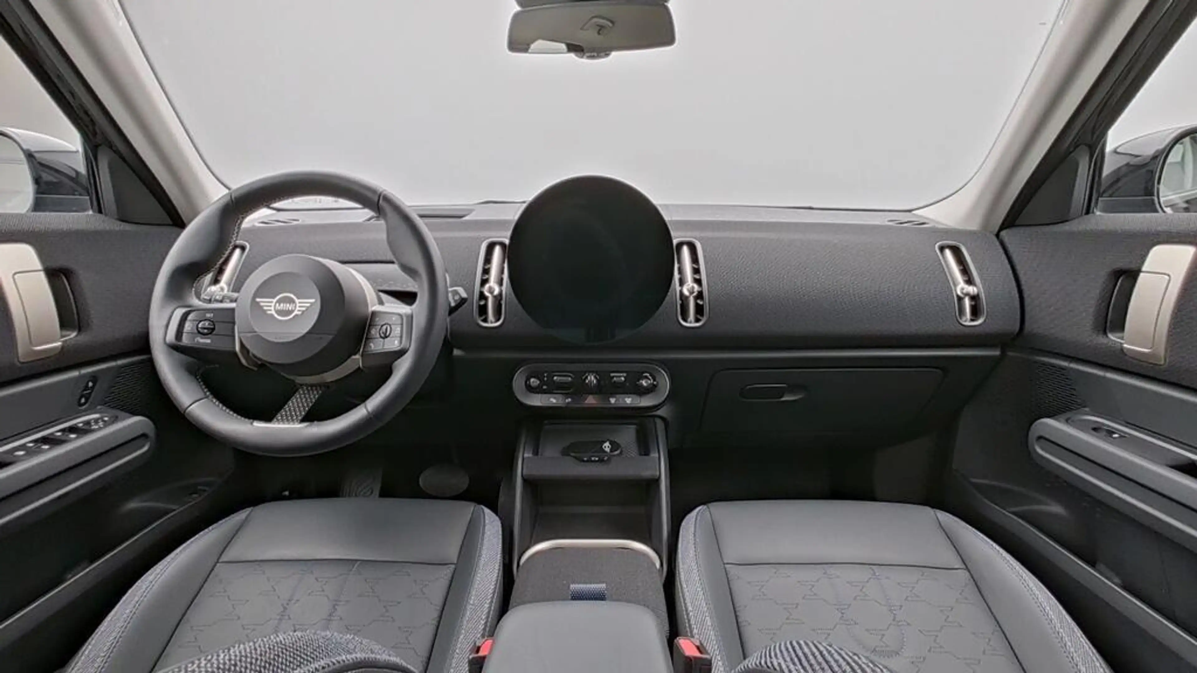 MINI Countryman D Classic Trim — photo 13