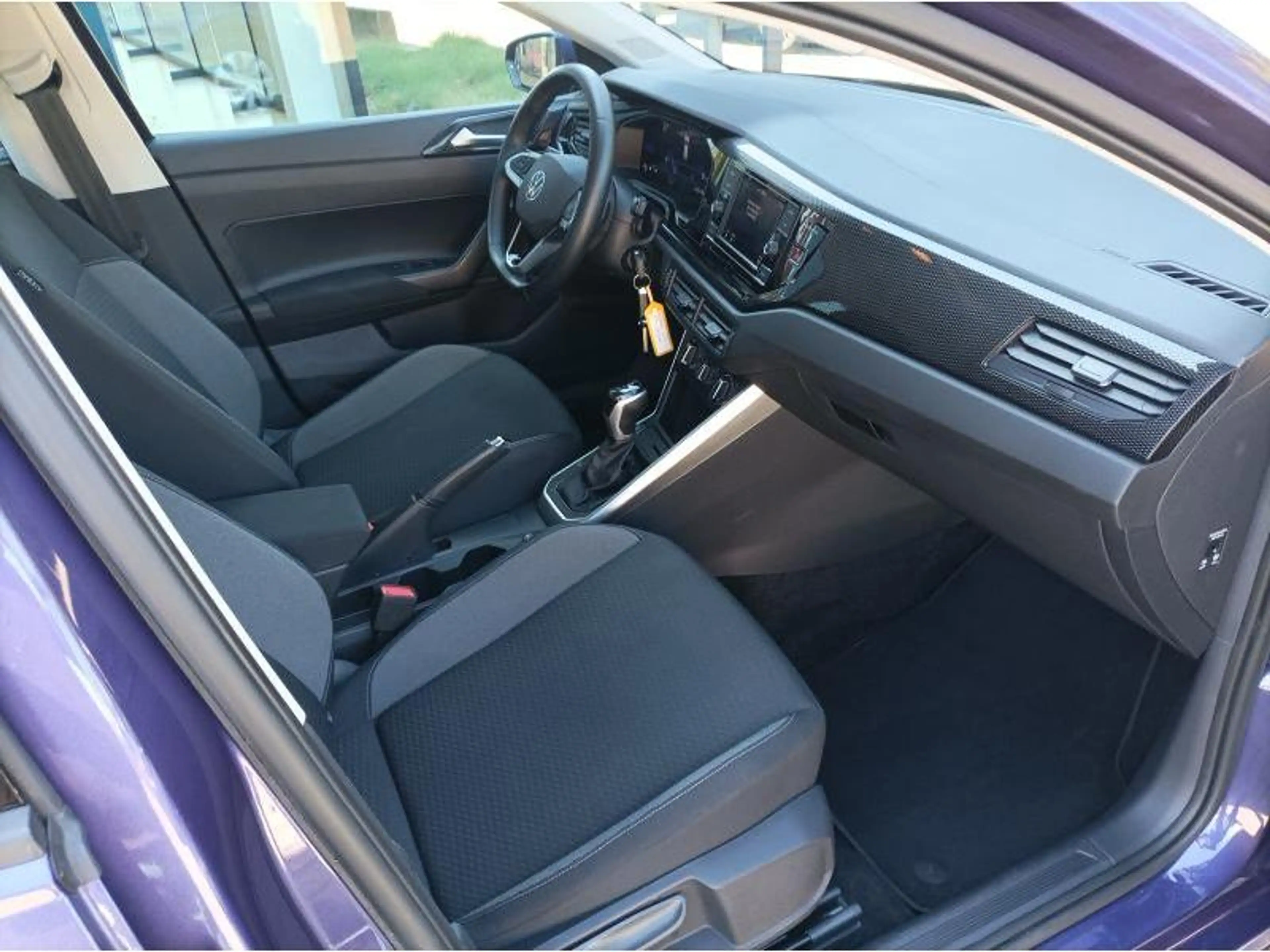 Volkswagen Polo VI Life — photo 9