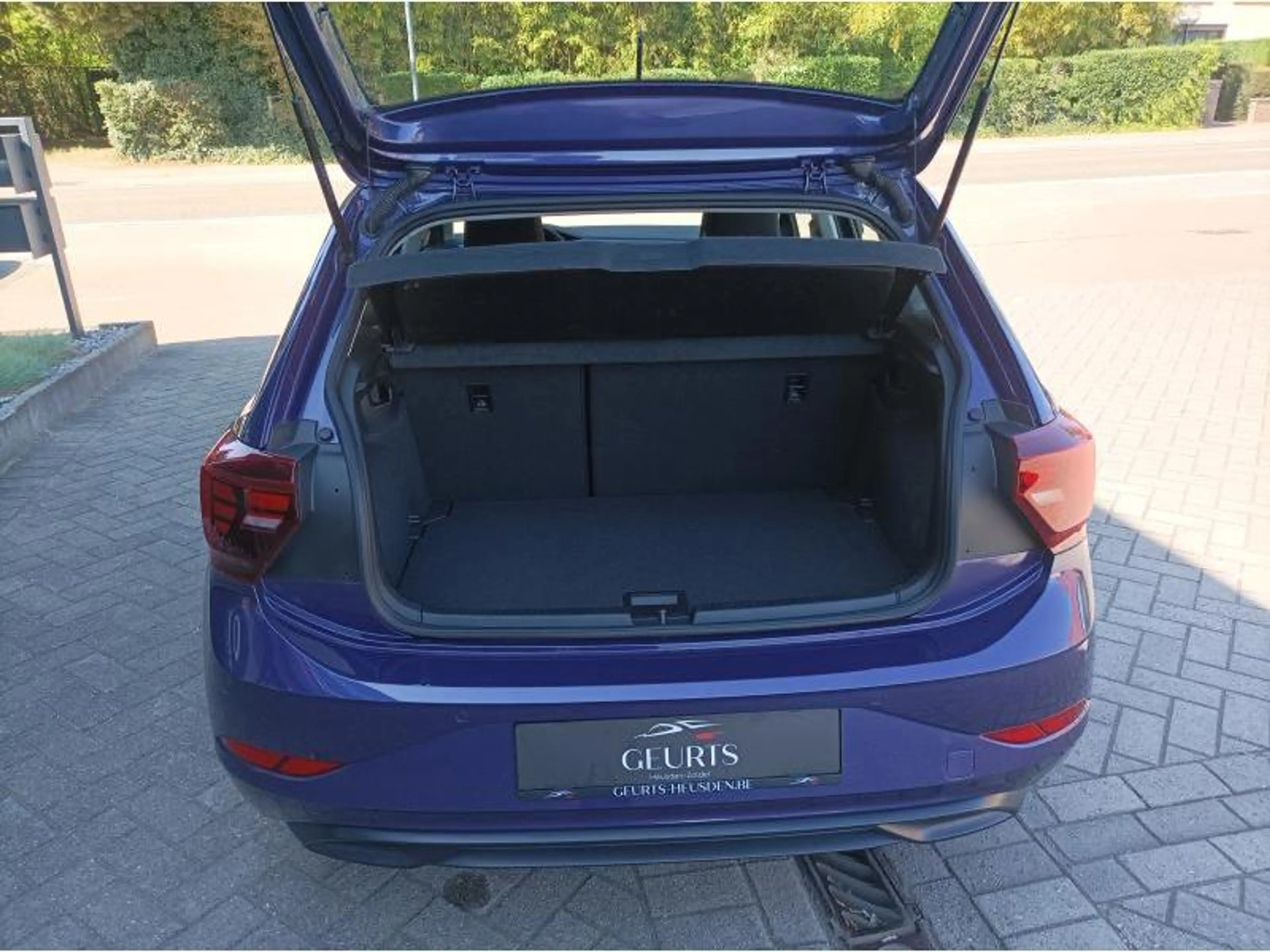 Volkswagen Polo VI Life — photo 12