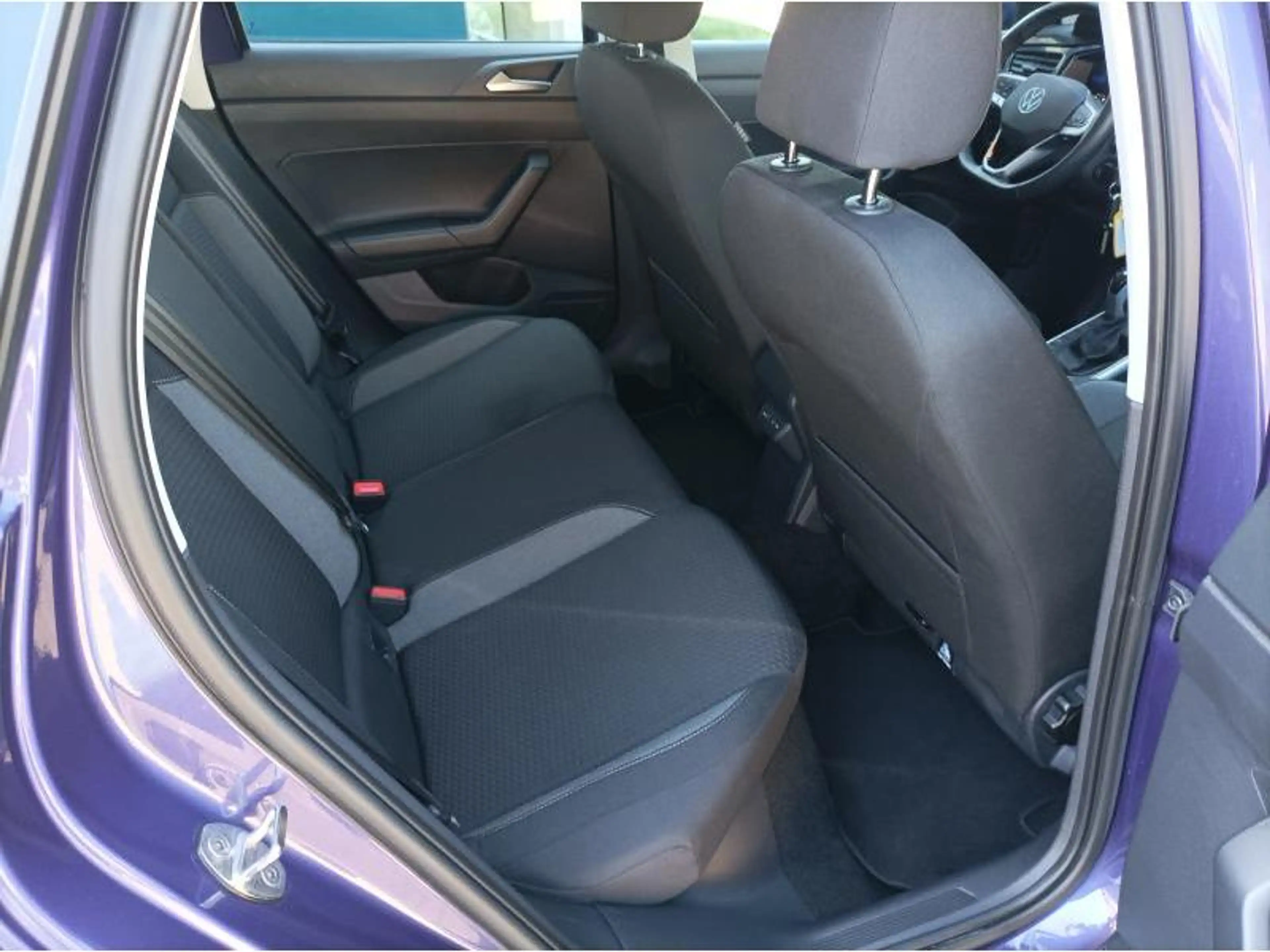 Volkswagen Polo VI Life — photo 11