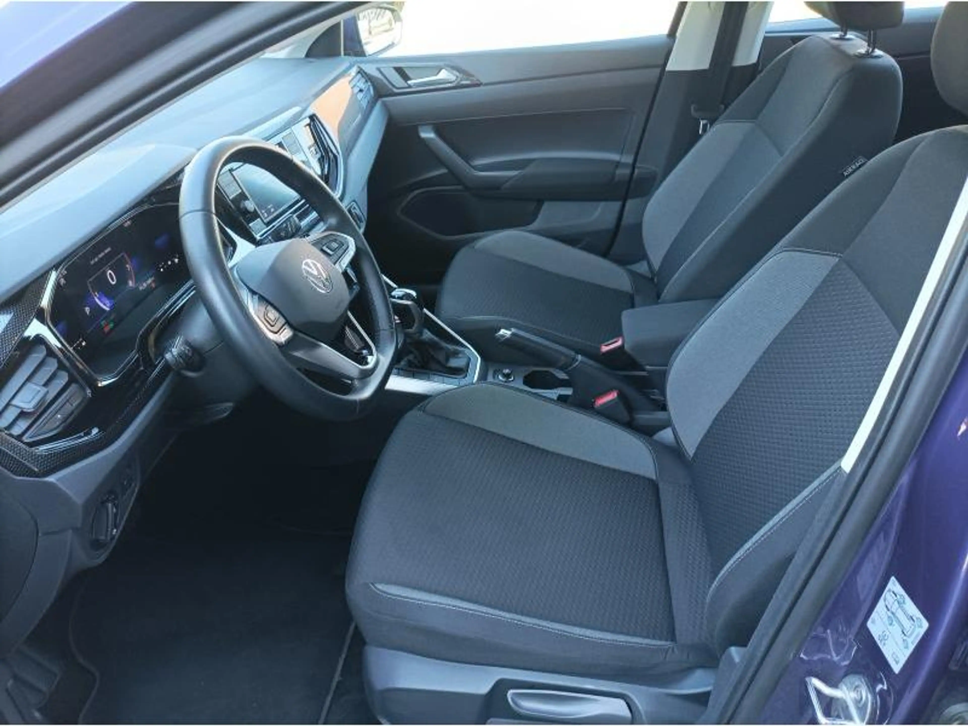 Volkswagen Polo VI Life — photo 14
