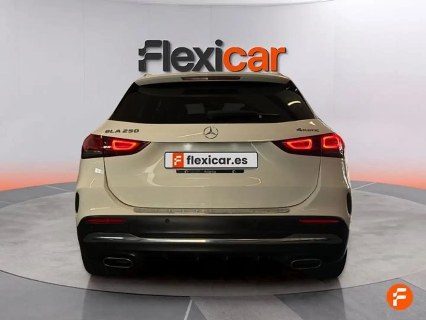 Mercedes-Benz GLA 250 4Matic 8G-DCT Blanco - 2
