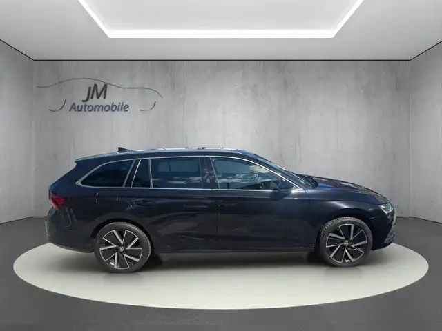 Skoda Octavia view 3