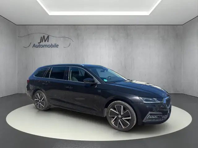 Skoda Octavia main image