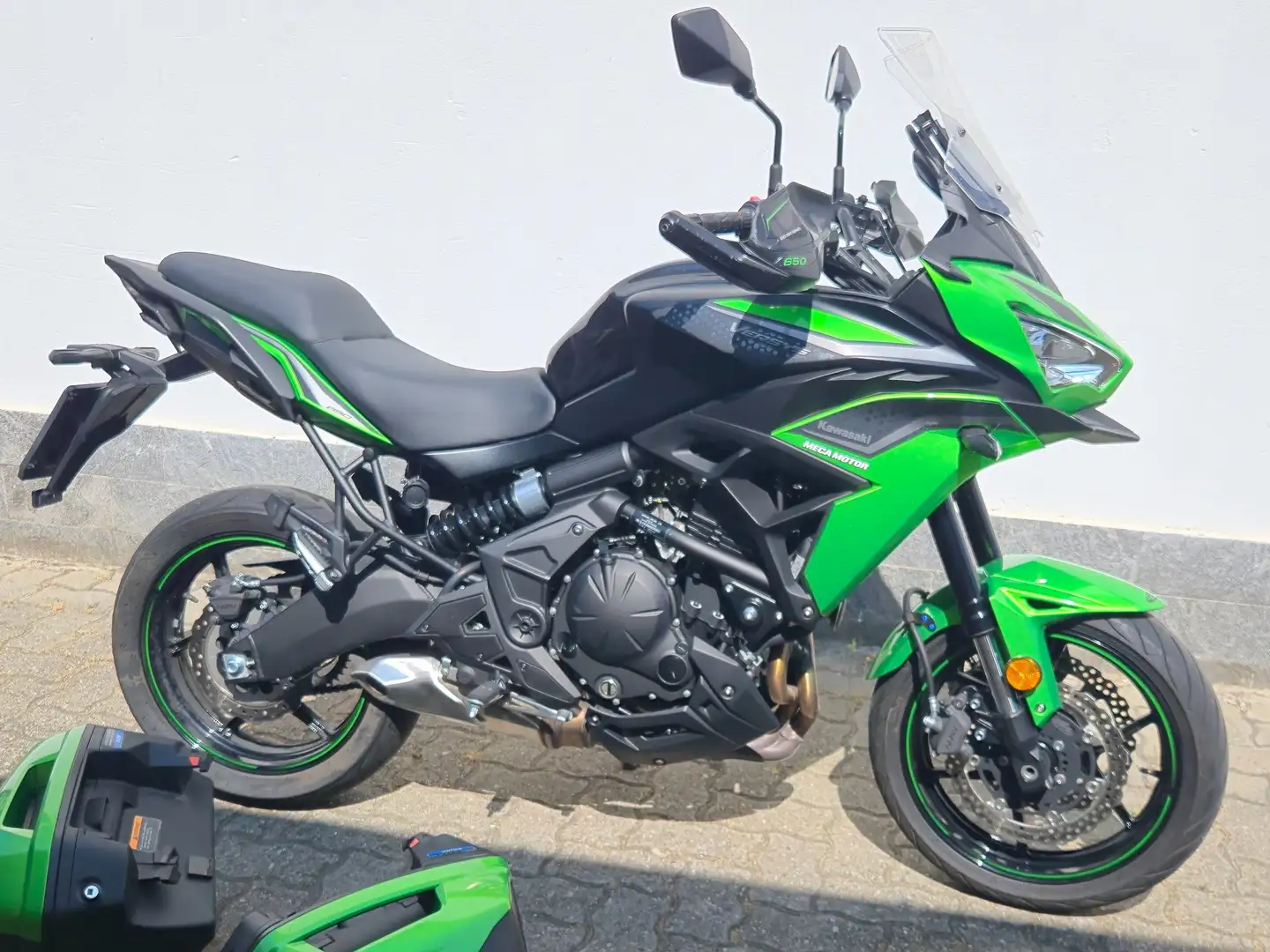 Kawasaki Versys 650 TOURING Groen - 1