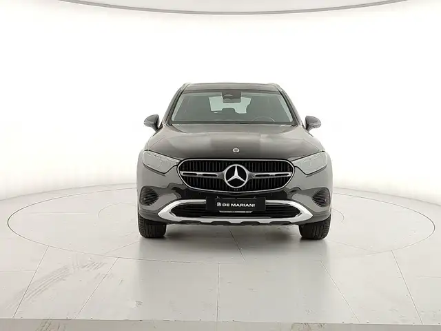 Mercedes-Benz 220 view 8
