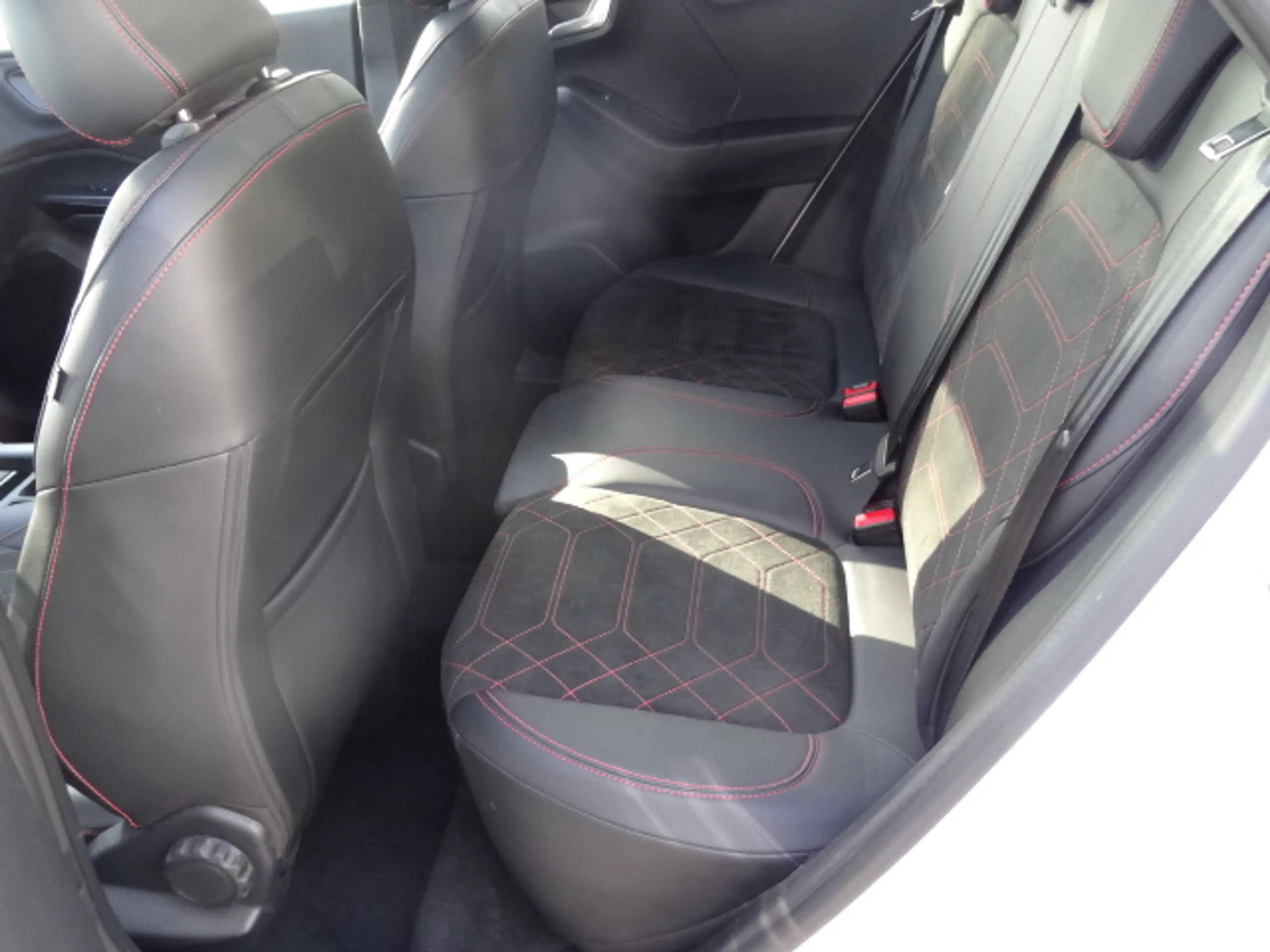 Ford Puma Puma 1.0 EcoBoost Hybrid Aut. ST-LINE X — photo 10
