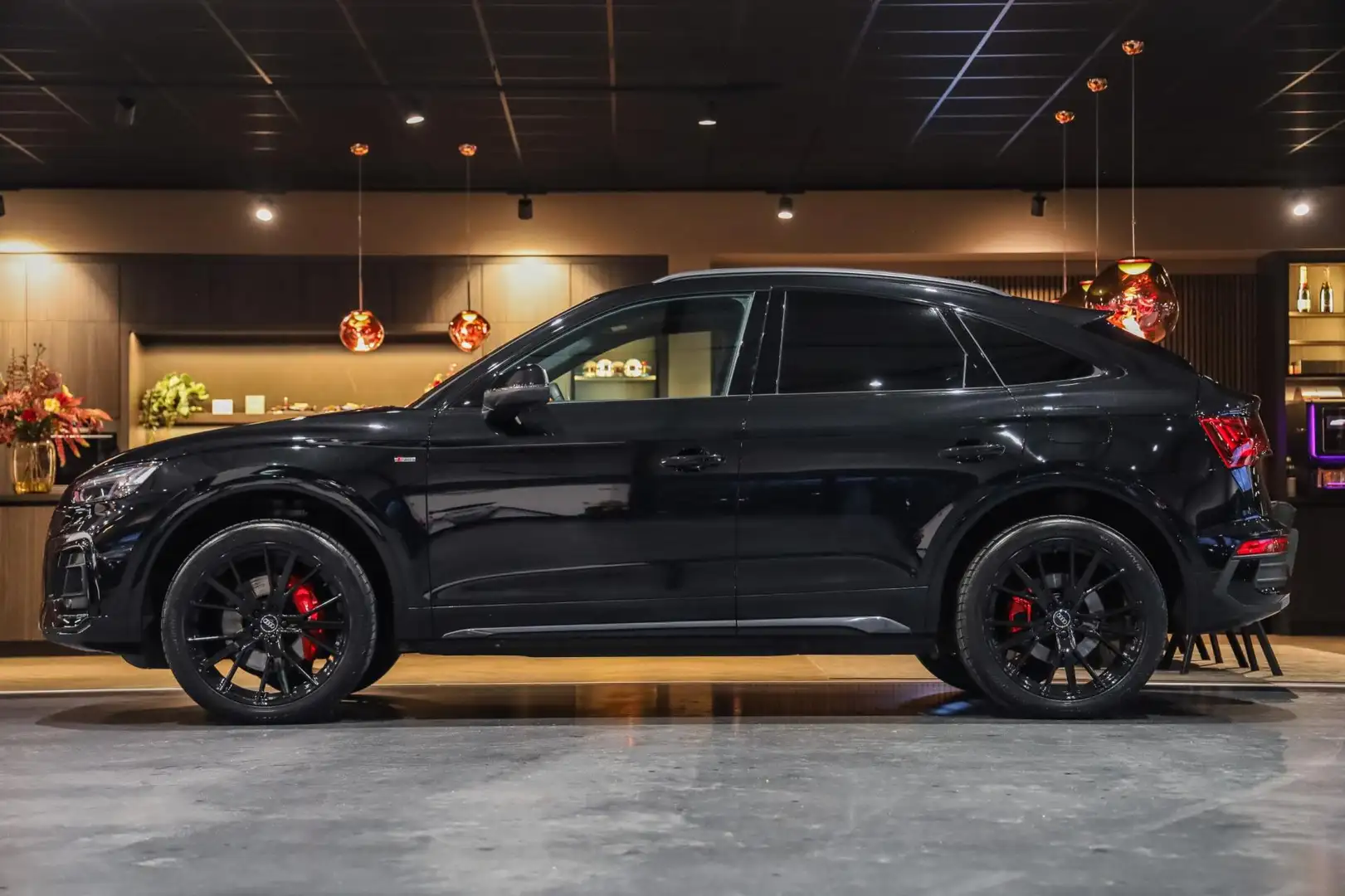 Audi Q5 Sportback 55 TFSI e S edition, 367 PK, Super/Sport Zwart - 2