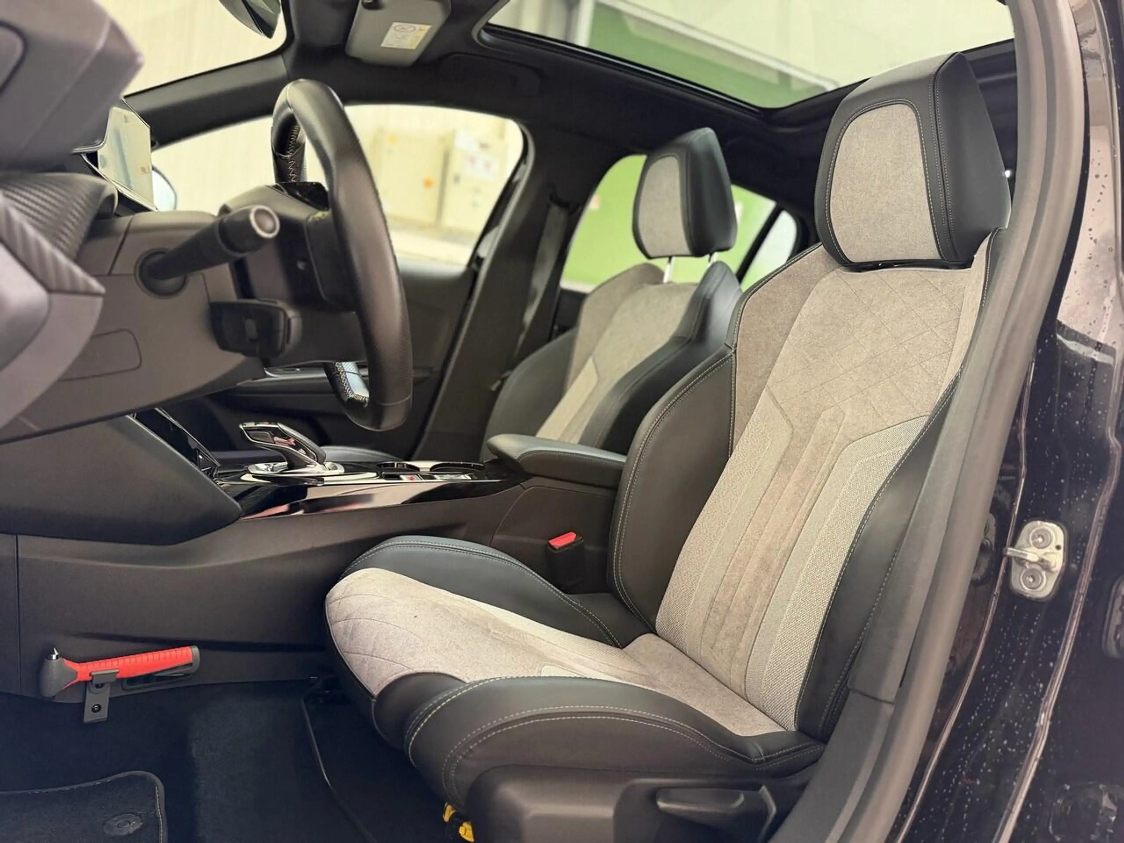 Peugeot e-208 GT EV 50kWh 136 Pano| Carplay SOH 93% — photo 9