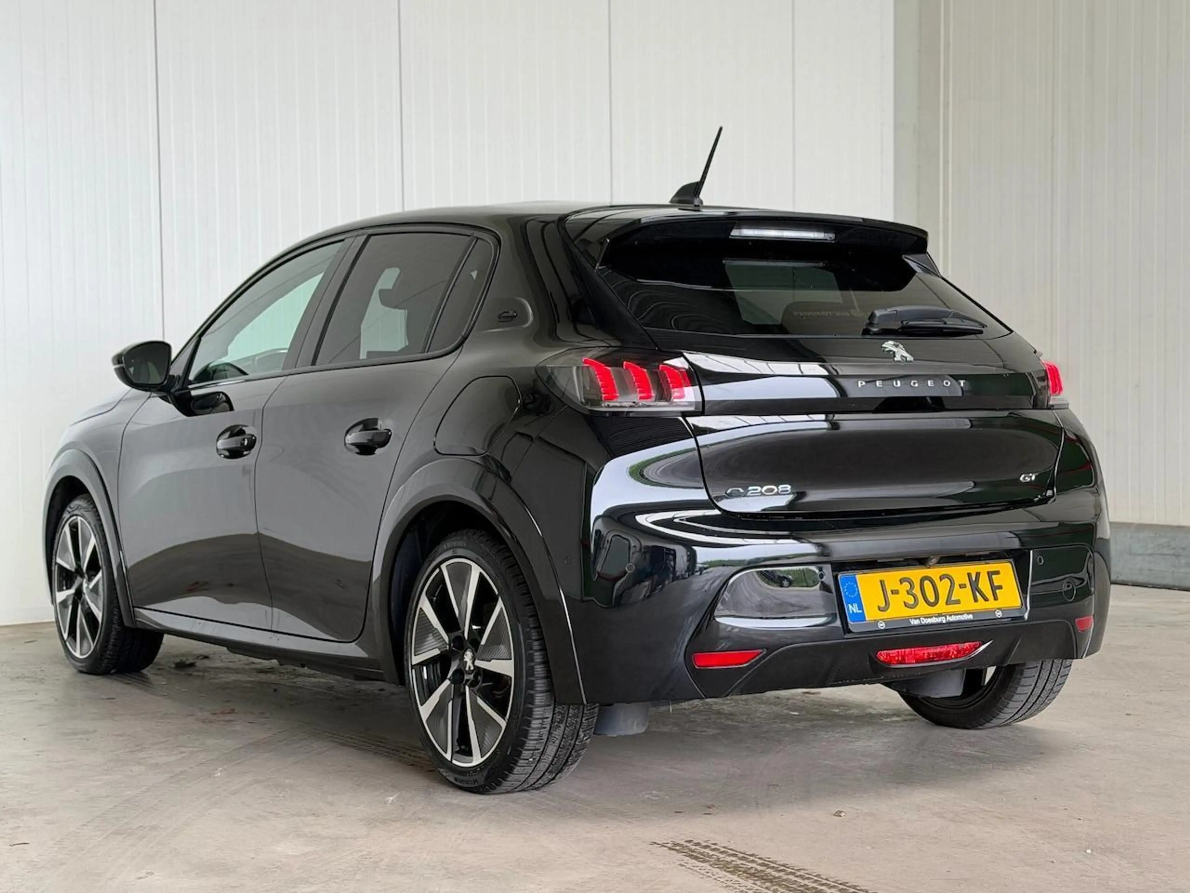 Peugeot e-208 GT EV 50kWh 136 Pano| Carplay SOH 93% — photo 6
