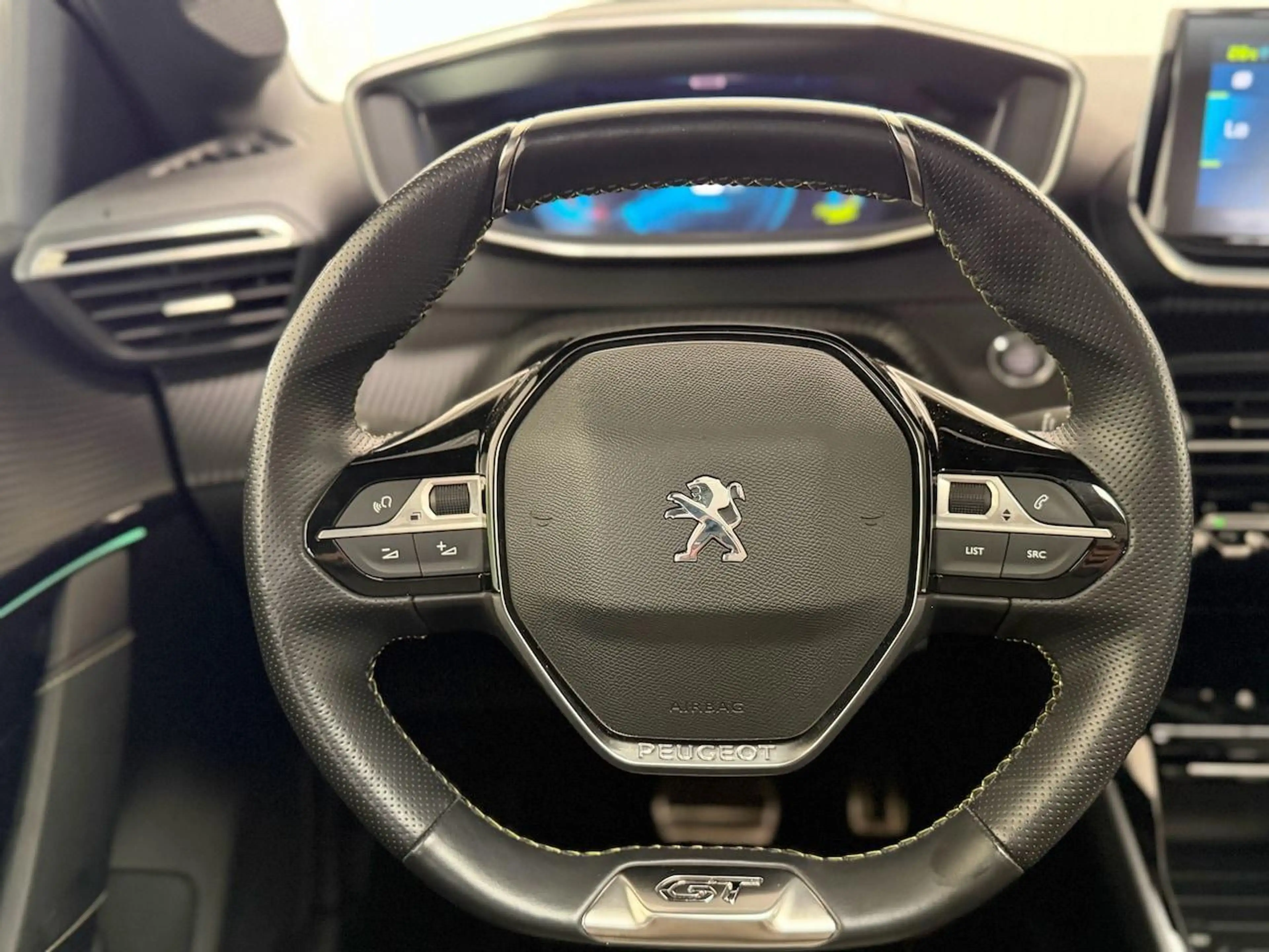 Peugeot e-208 GT EV 50kWh 136 Pano| Carplay SOH 93% — photo 17