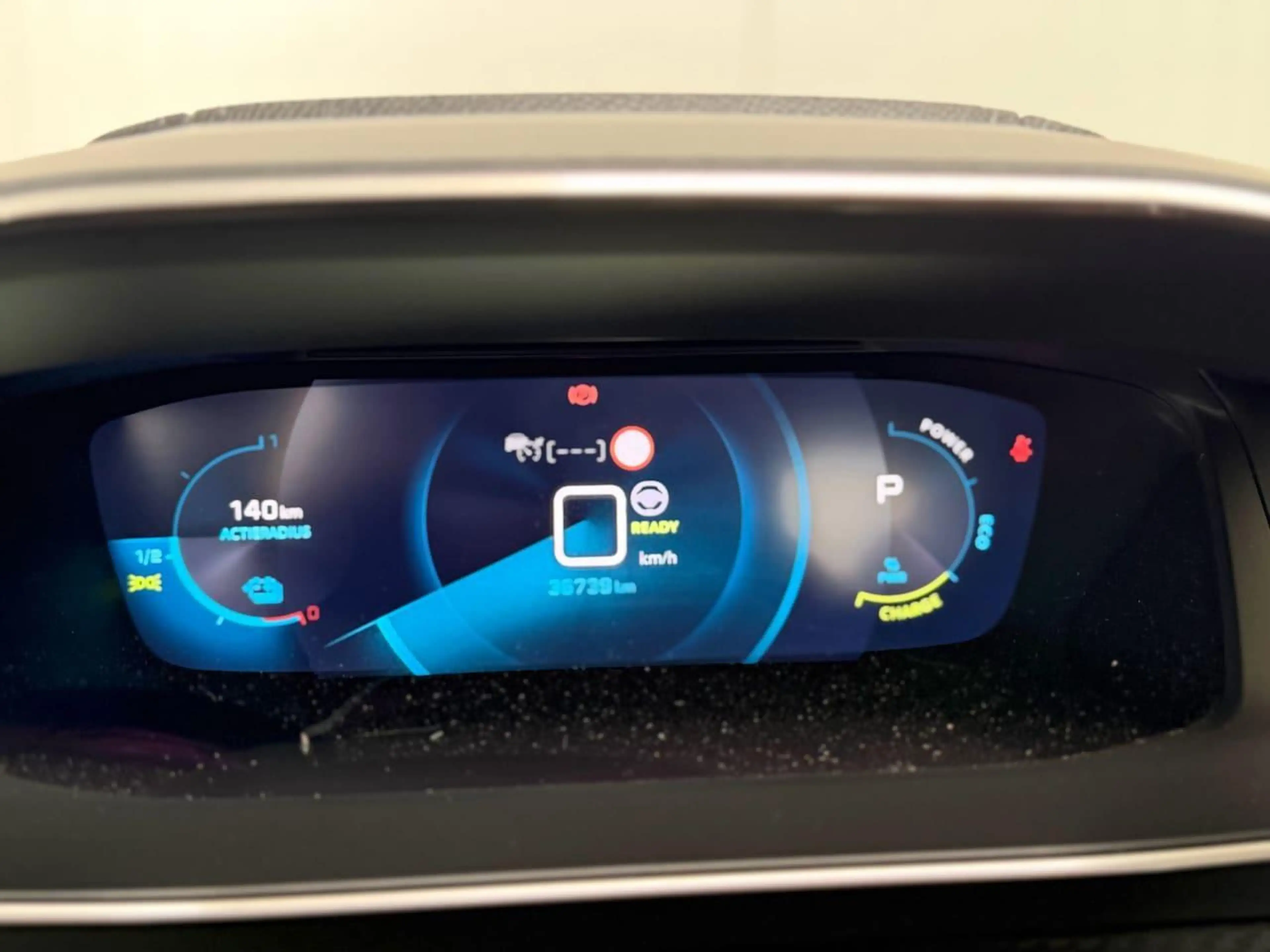 Peugeot e-208 GT EV 50kWh 136 Pano| Carplay SOH 93% — photo 18