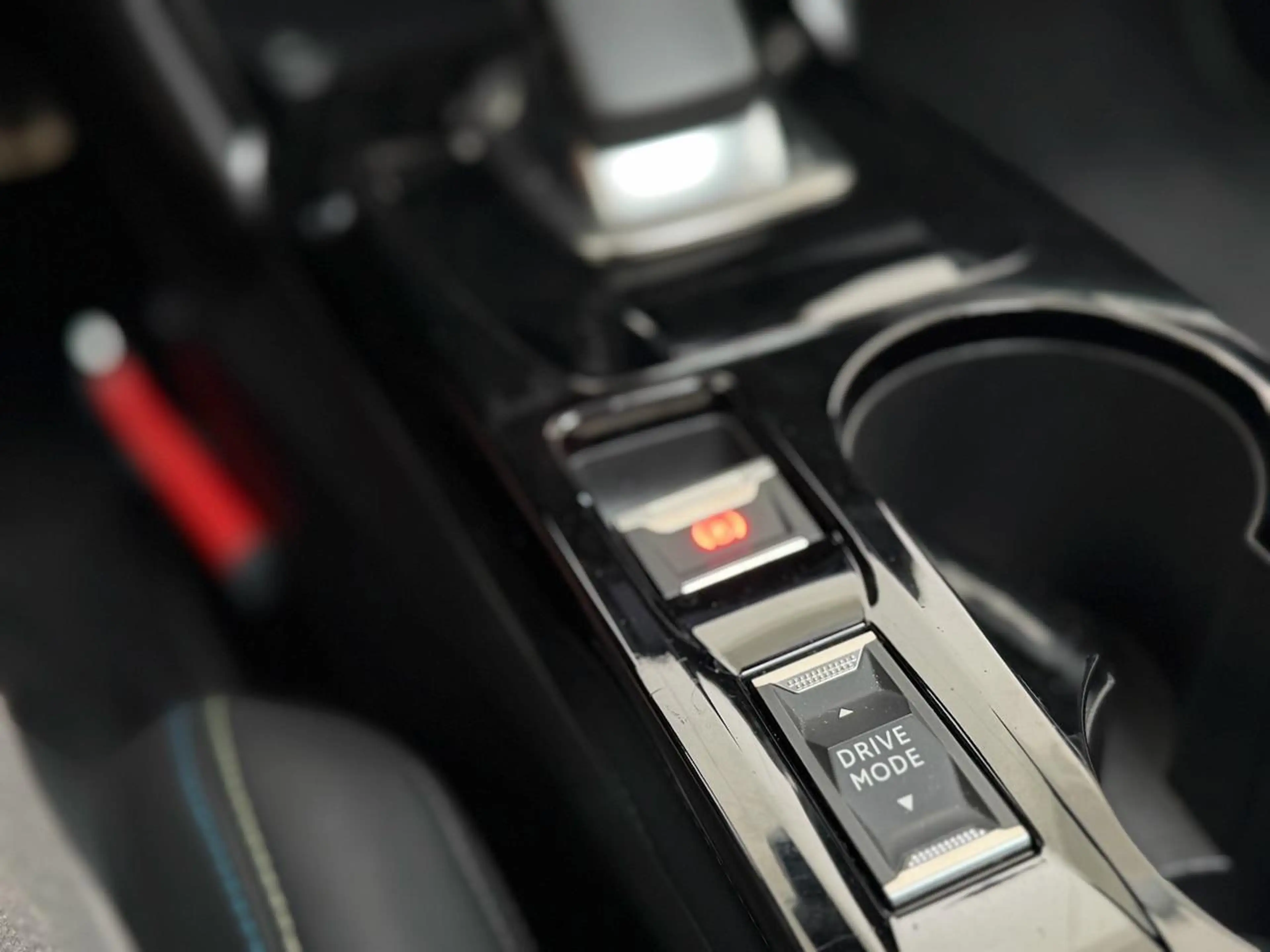 Peugeot e-208 GT EV 50kWh 136 Pano| Carplay SOH 93% — photo 24