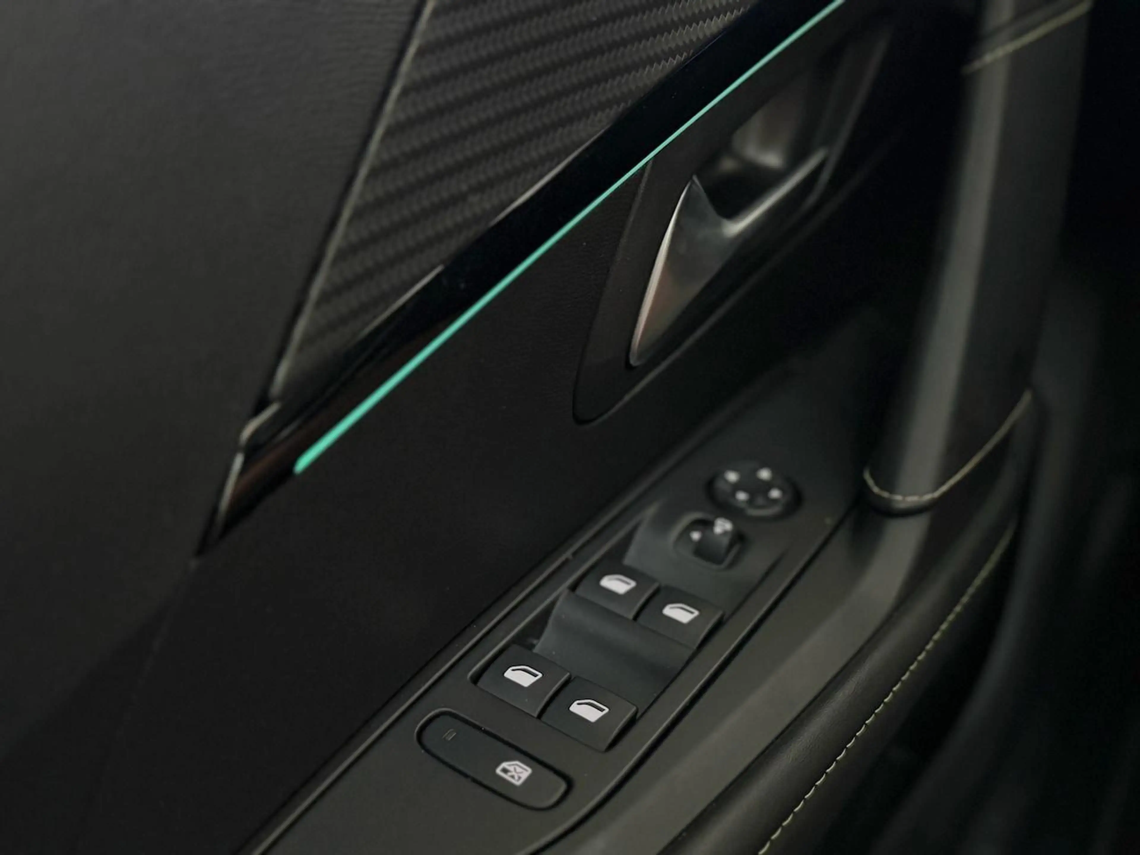 Peugeot e-208 GT EV 50kWh 136 Pano| Carplay SOH 93% — photo 26