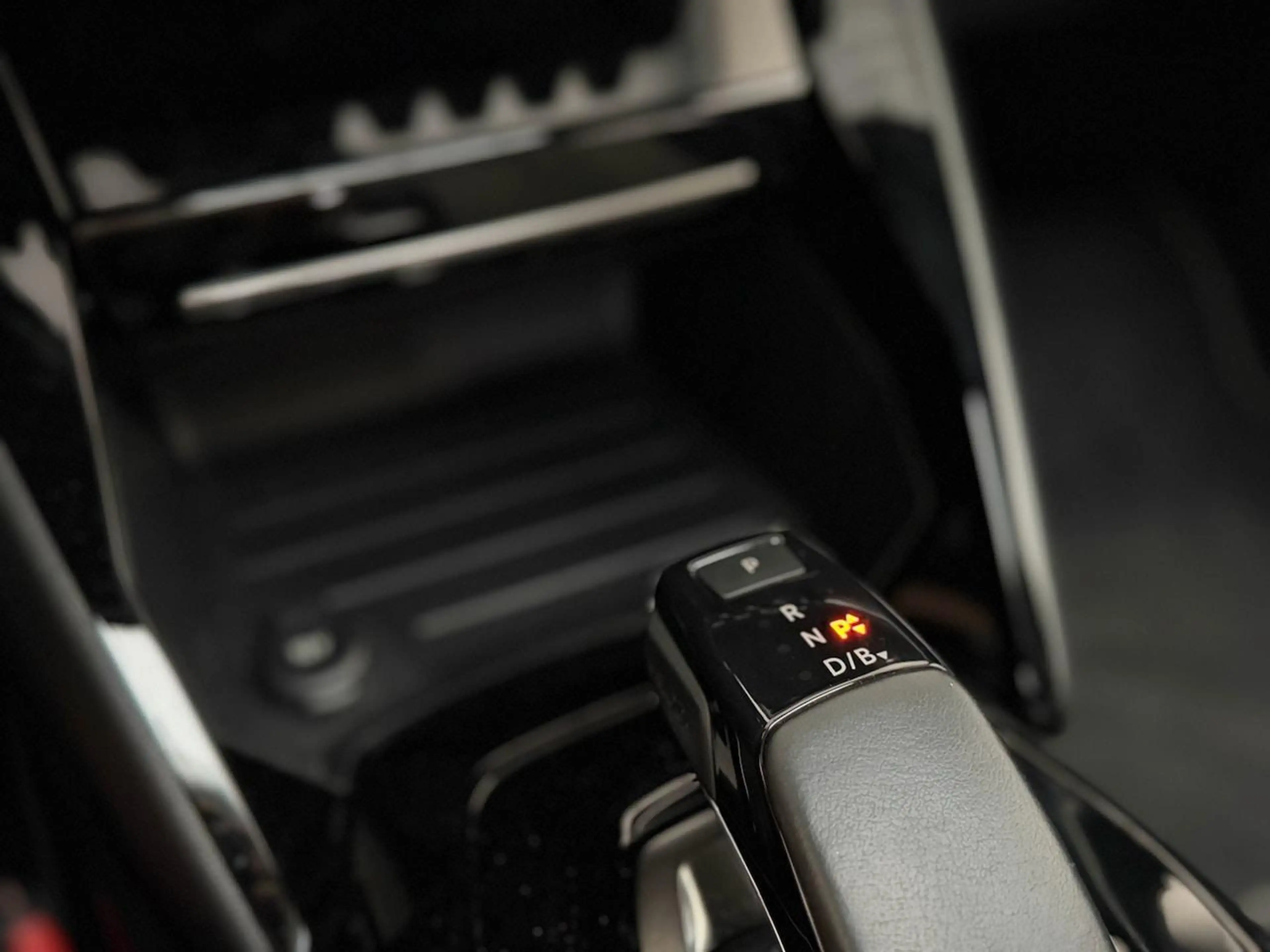 Peugeot e-208 GT EV 50kWh 136 Pano| Carplay SOH 93% — photo 23