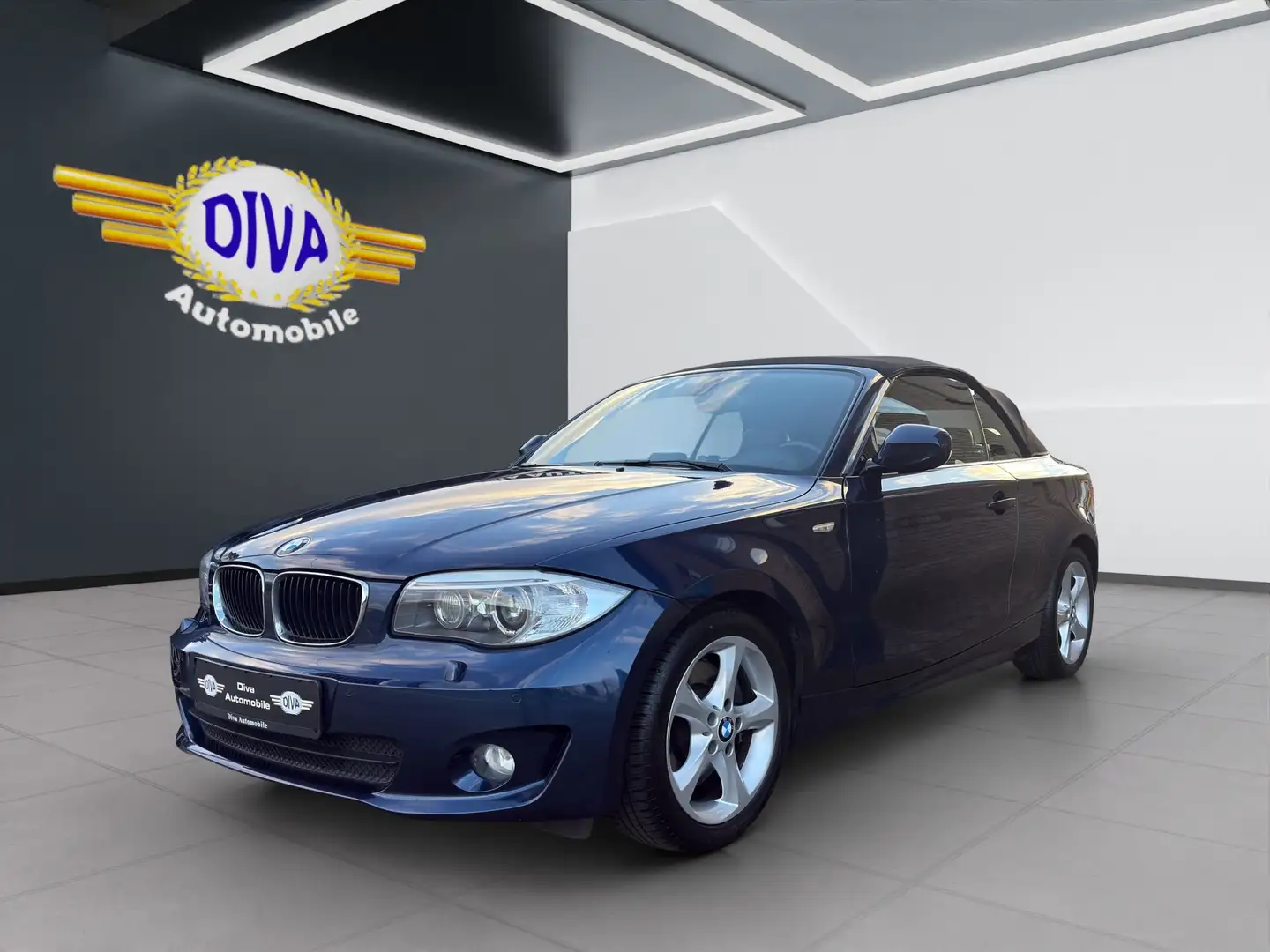 BMW 123 123d Cabrio Bleu - 1