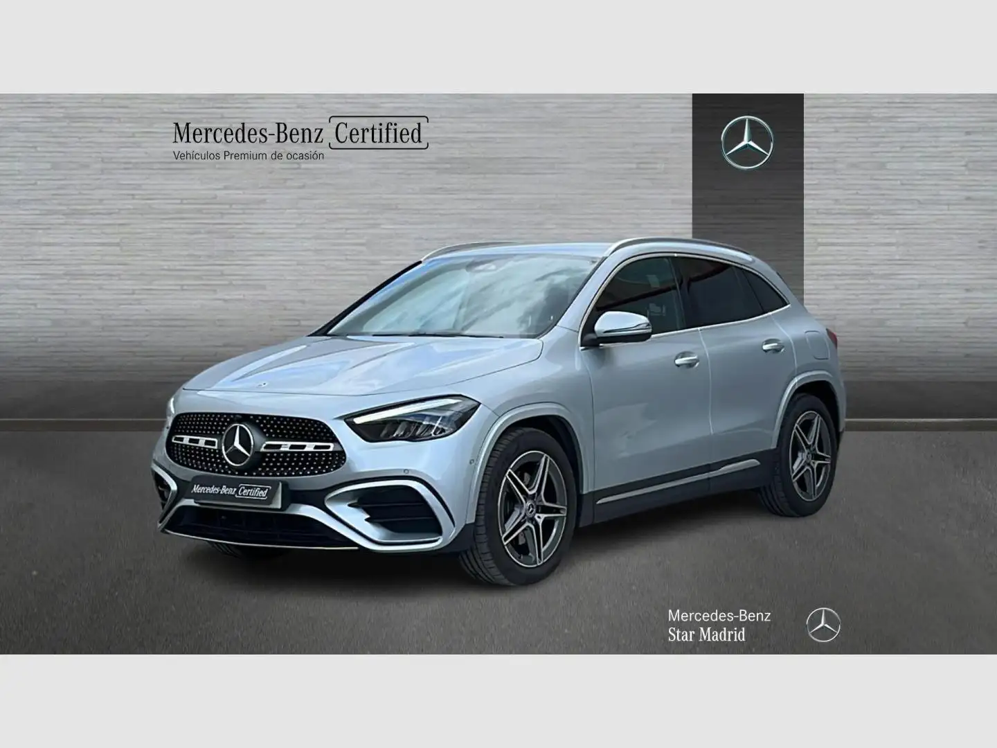 Mercedes-Benz GLA 200 D Plateado - 1