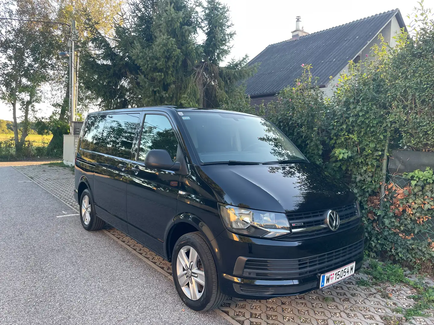 Volkswagen T6 Multivan Multivan Trendline 2,0 TDI 4Motion BMT DSG Nero - 2