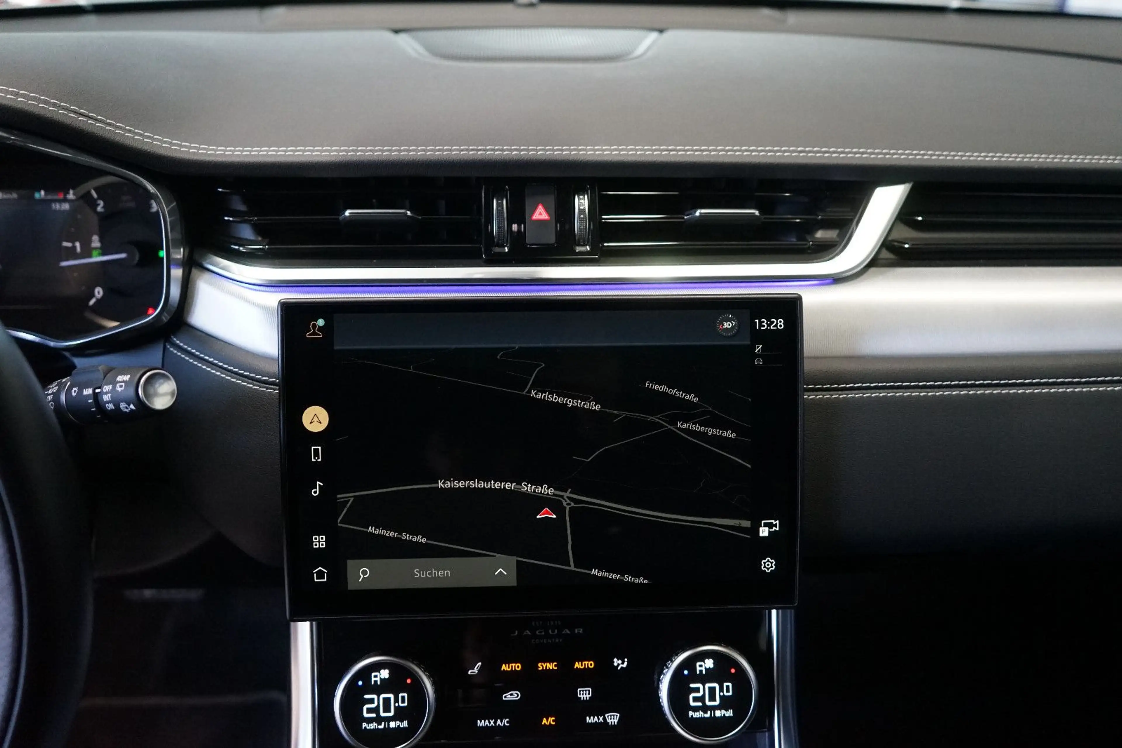 Jaguar XF Sportbrake D200 R-Dynamic Kamera+SHZ+Leder — photo 14