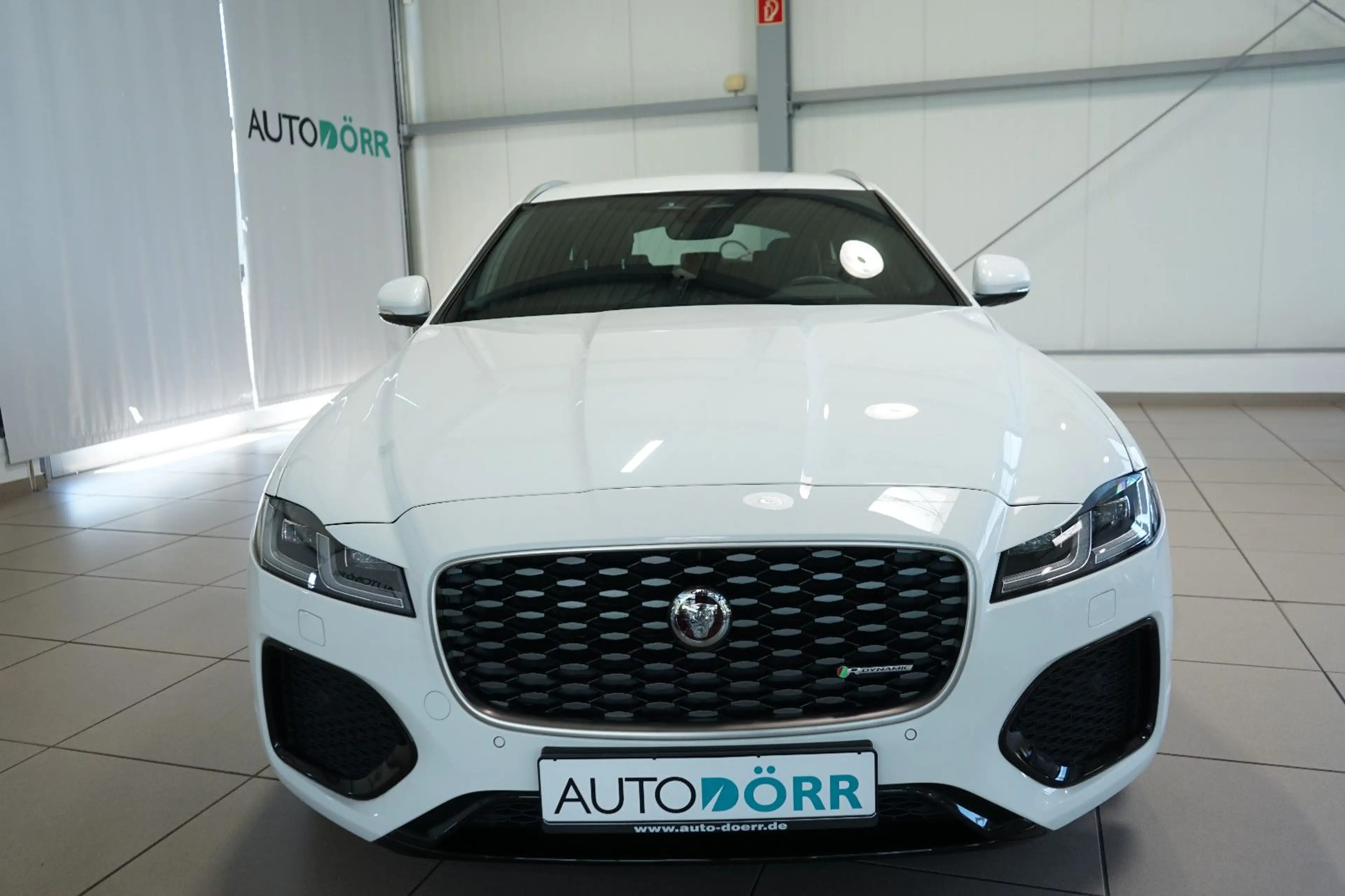 Jaguar XF Sportbrake D200 R-Dynamic Kamera+SHZ+Leder — photo 7