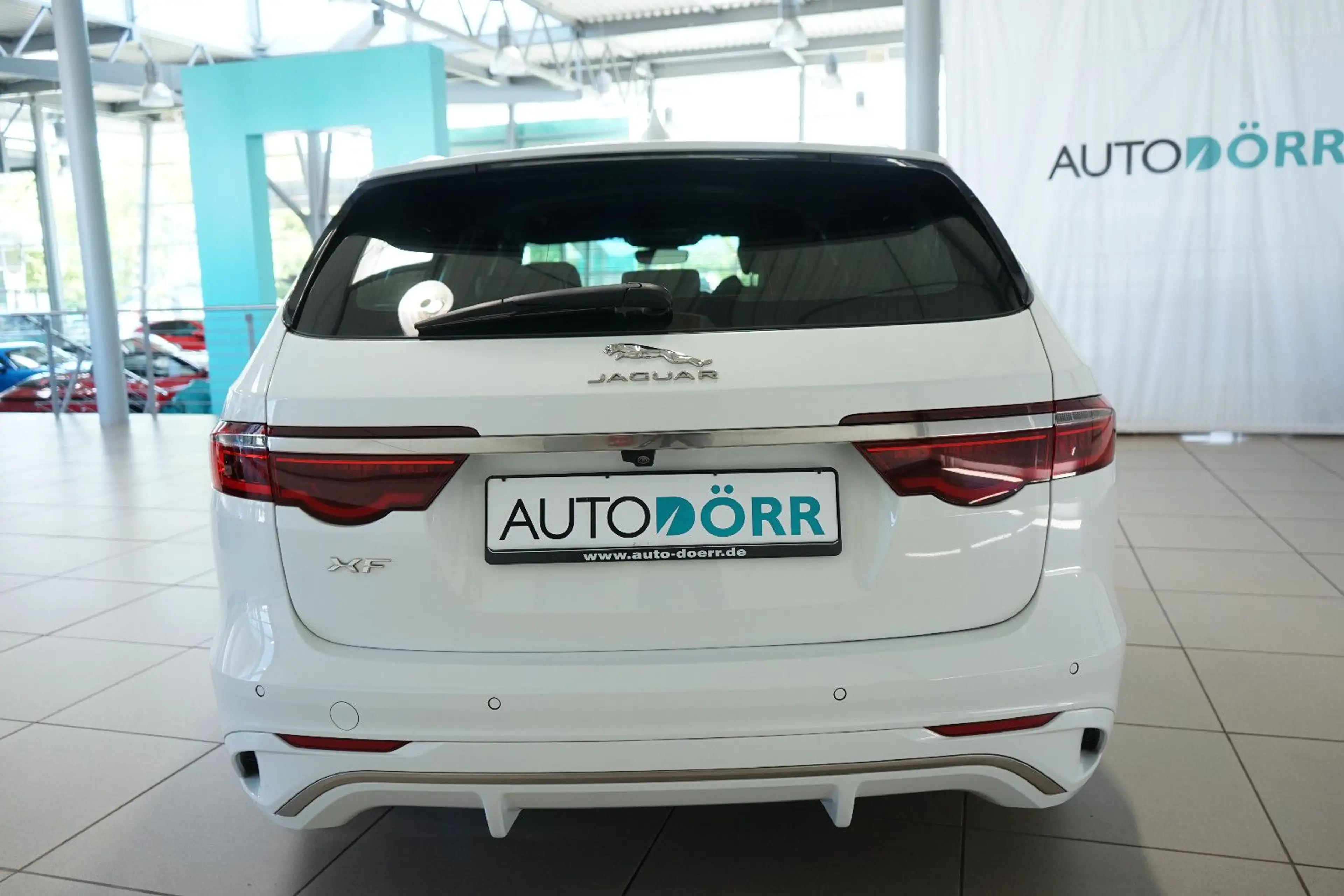 Jaguar XF Sportbrake D200 R-Dynamic Kamera+SHZ+Leder — photo 4