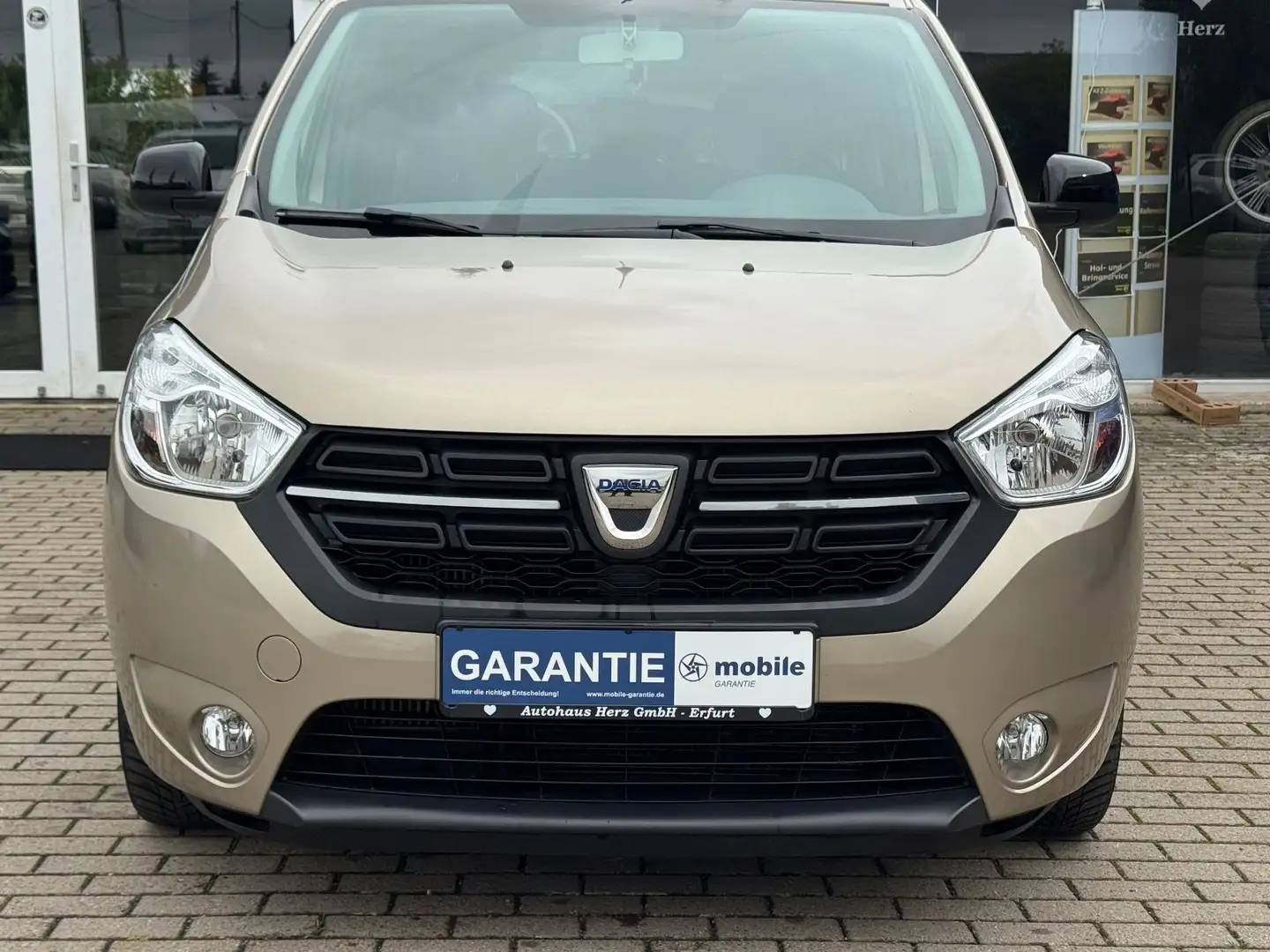 Dacia Lodgy *AHK*GARANTIE*Klima*Navi*Sitzheiz*TUV Gelb - 2