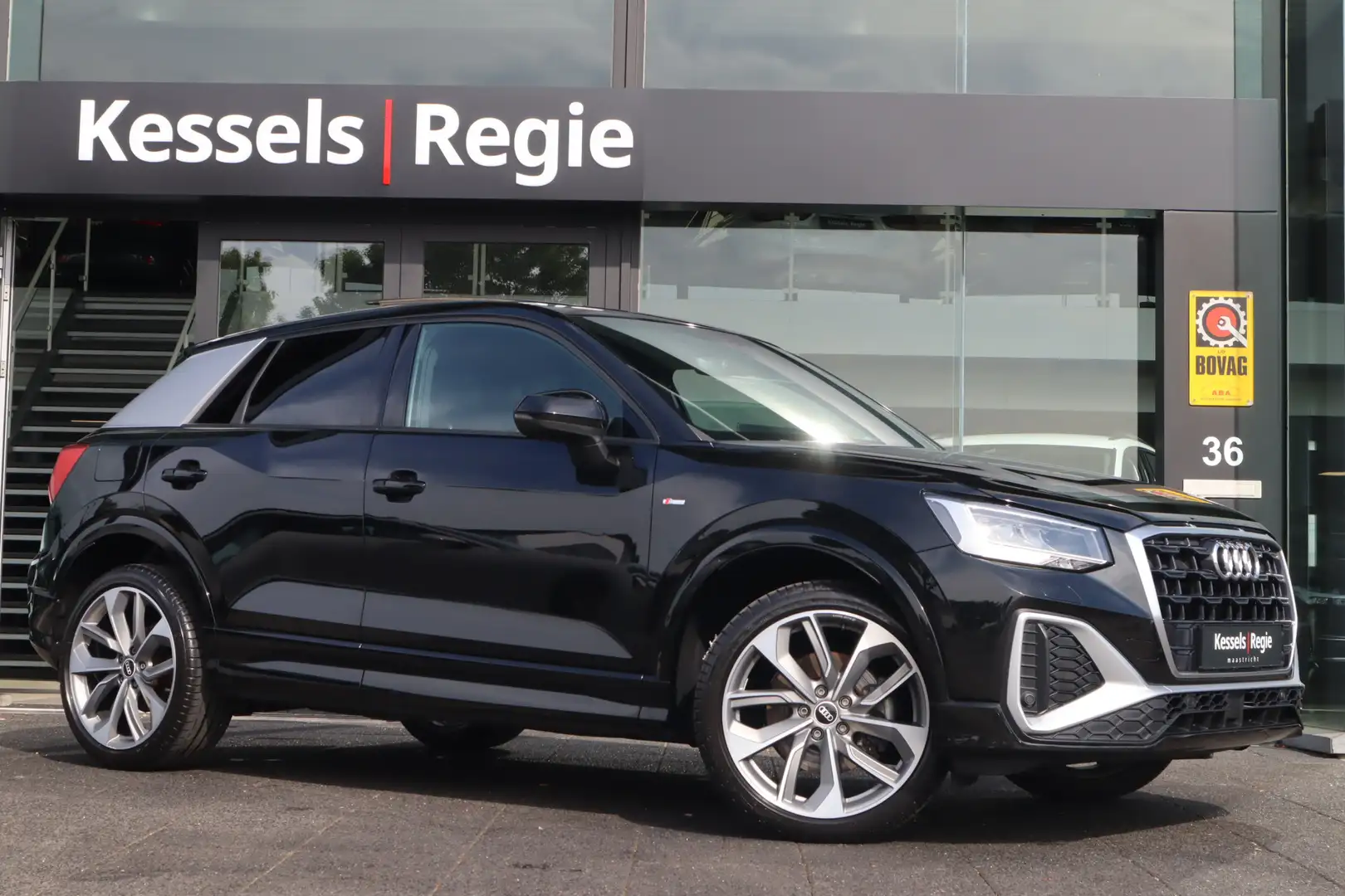 Audi Q2 35 TFSI S-Line Panoramdak Led Navi Zwart - 2