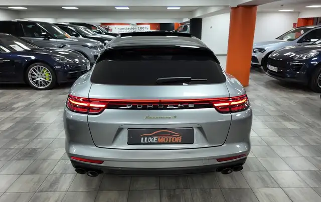 Porsche Panamera view 5