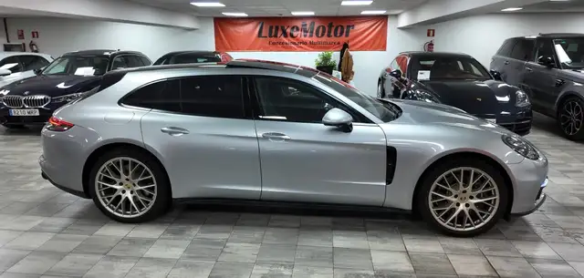 Porsche Panamera view 7