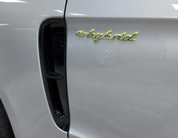 Porsche Panamera view 12